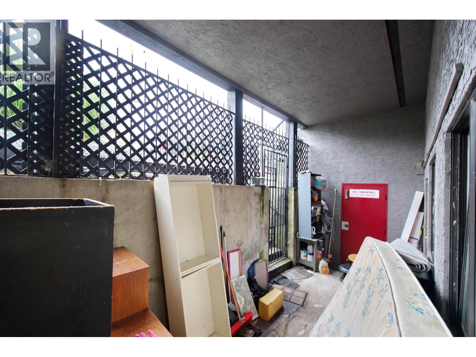 2 862 E Broadway Property Photo 9