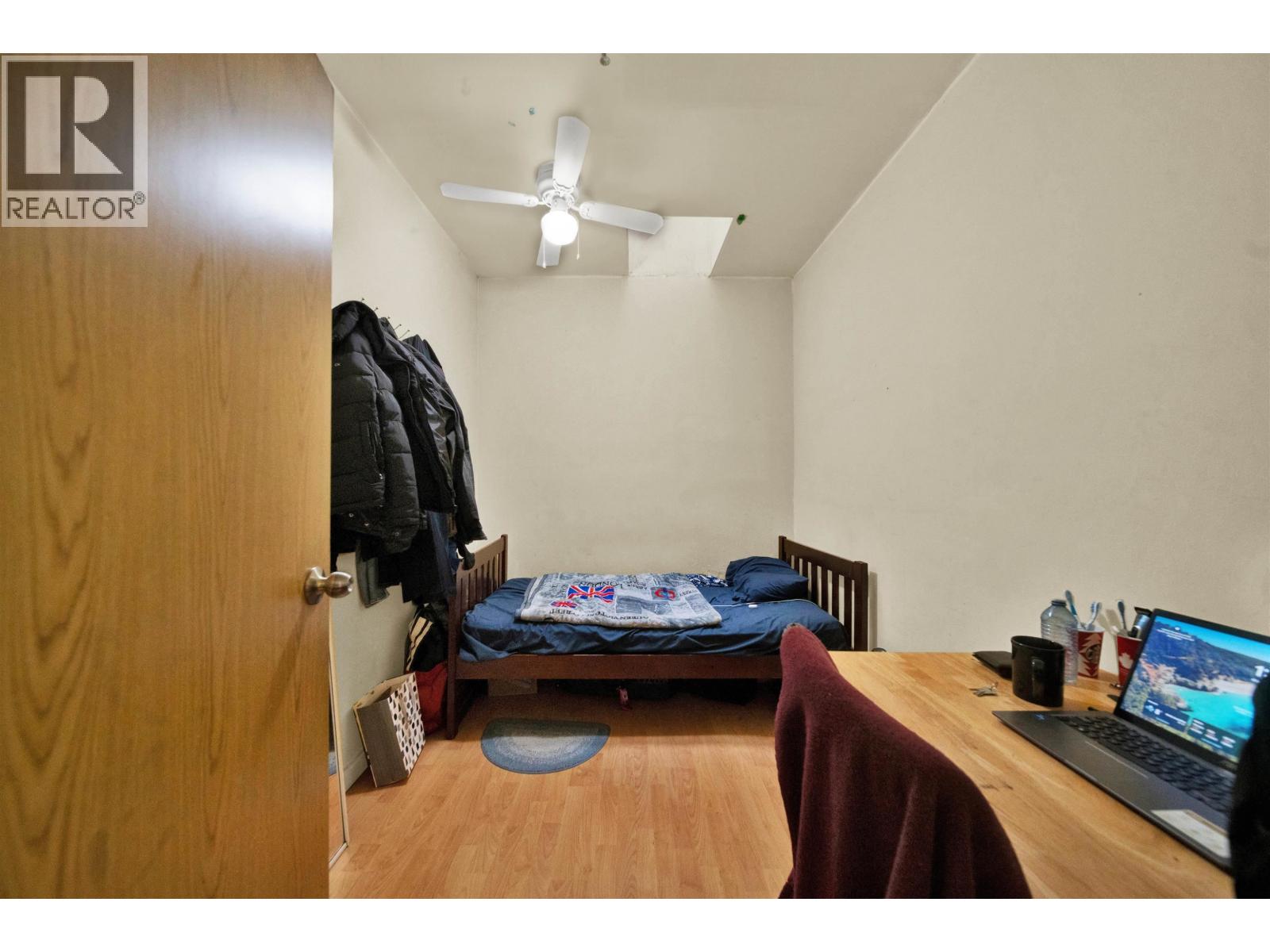 2 862 E Broadway Property Photo 11