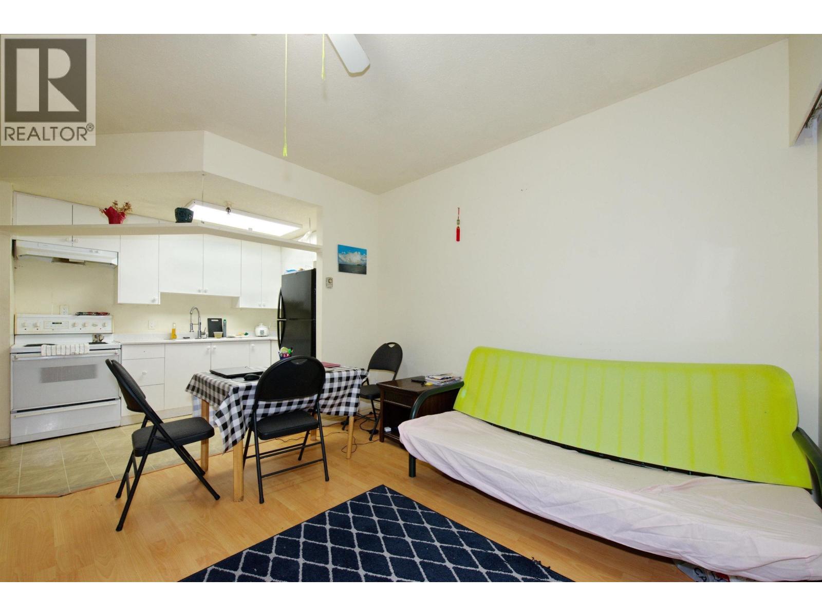 2 862 E Broadway Property Photo 15