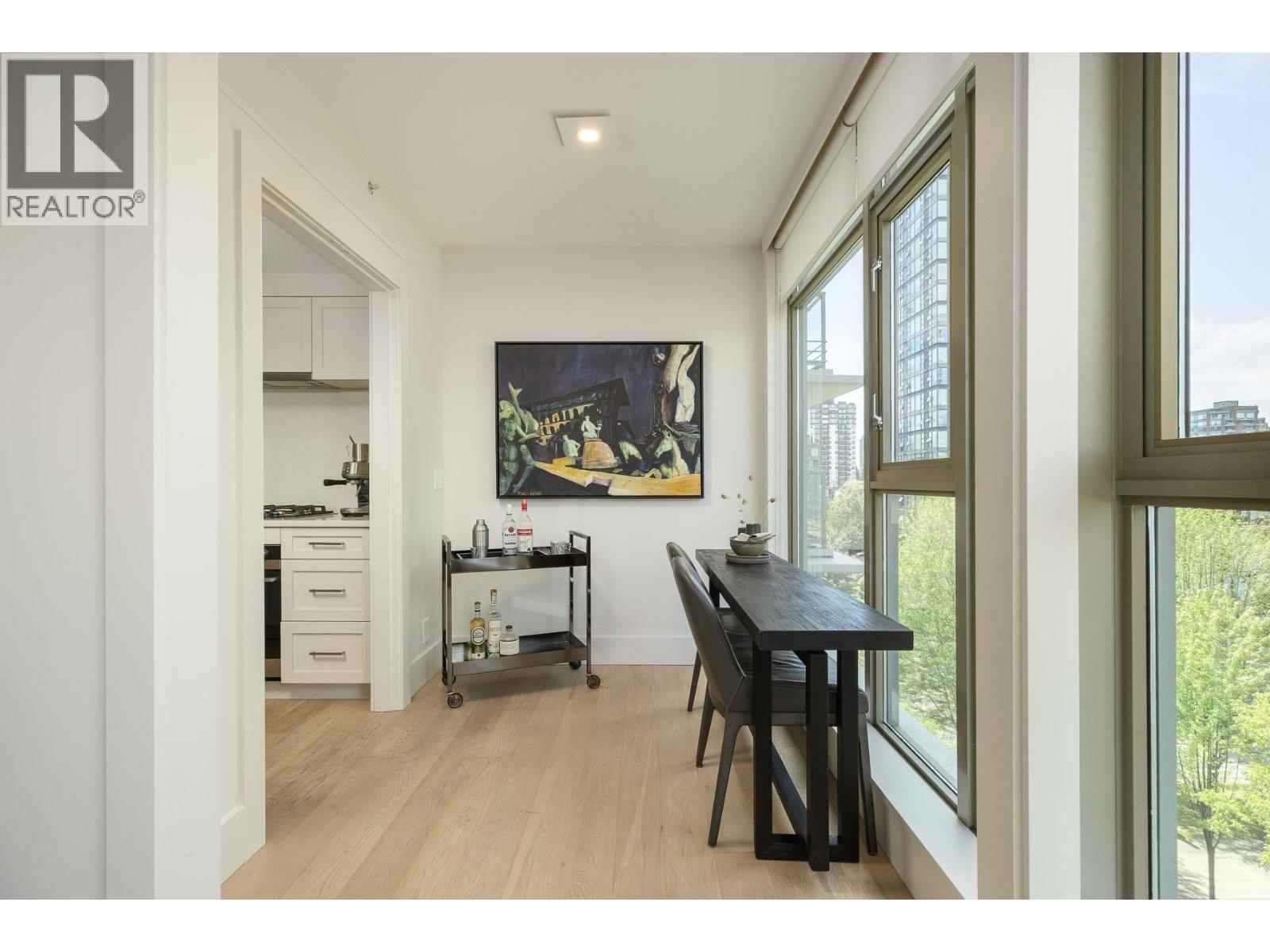 603 1680 Bayshore Drive Property Photo 6