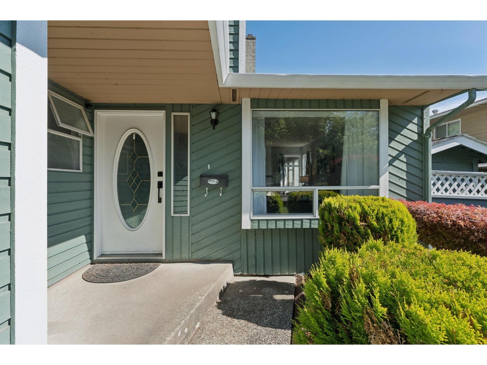 11761 81a Avenue Property Photo 2