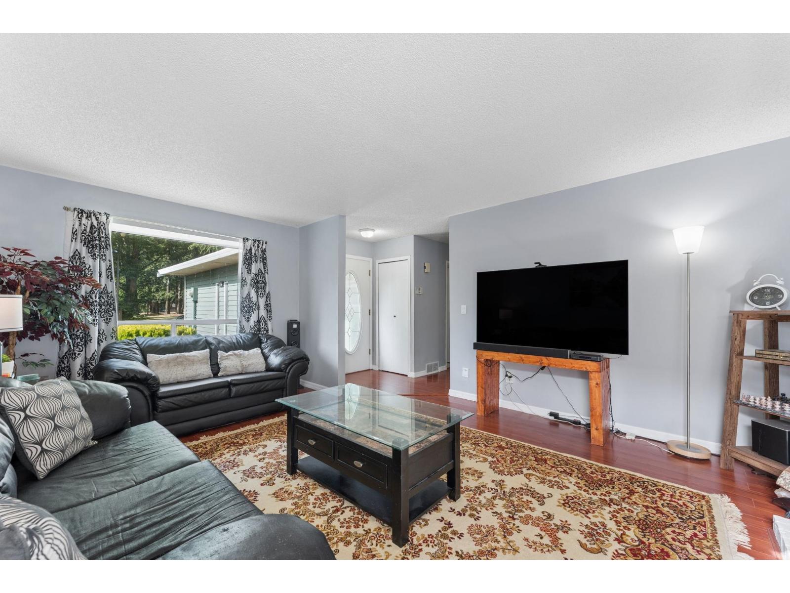 11761 81a Avenue Property Photo 3