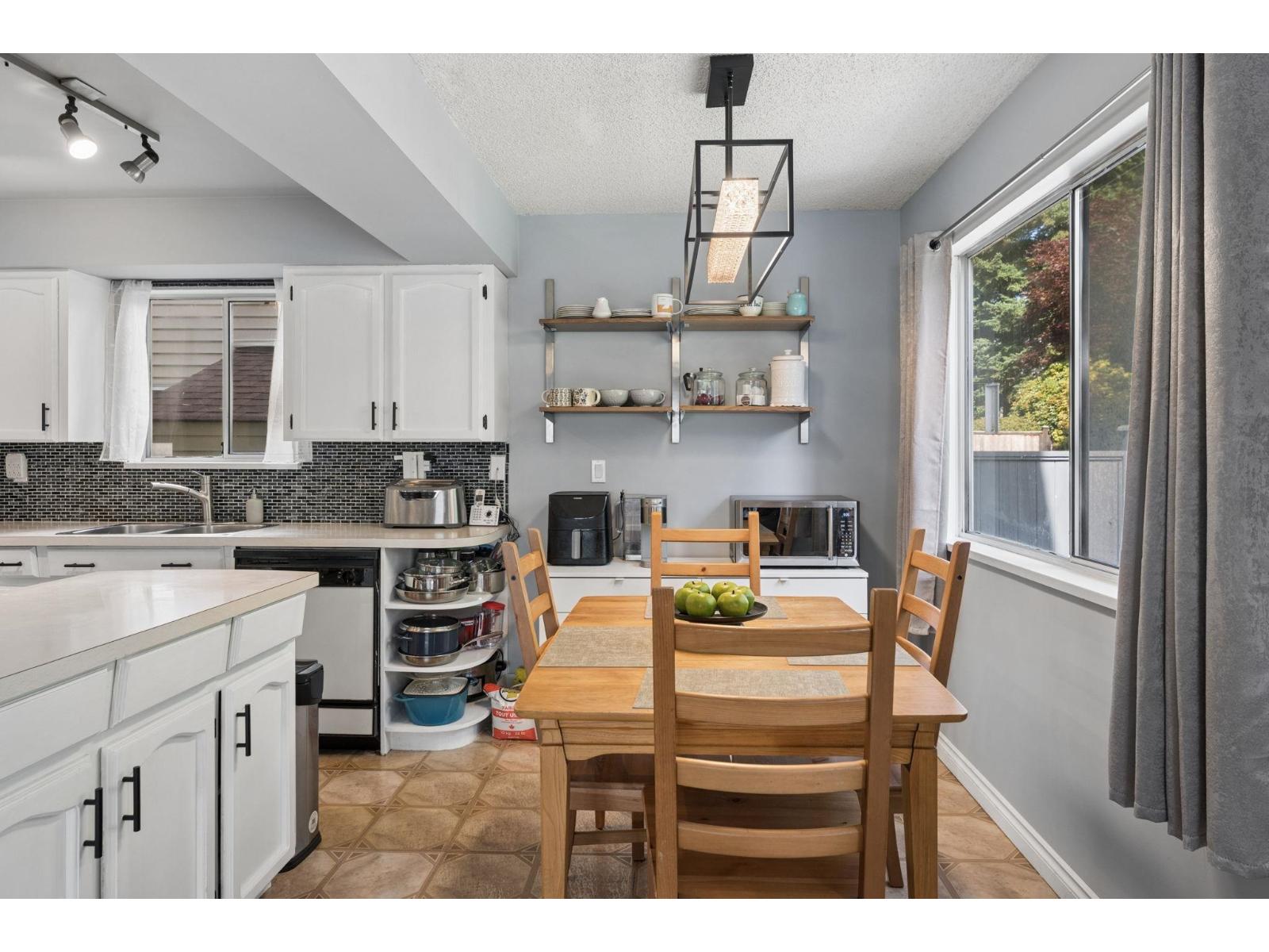 11761 81a Avenue Property Photo 9