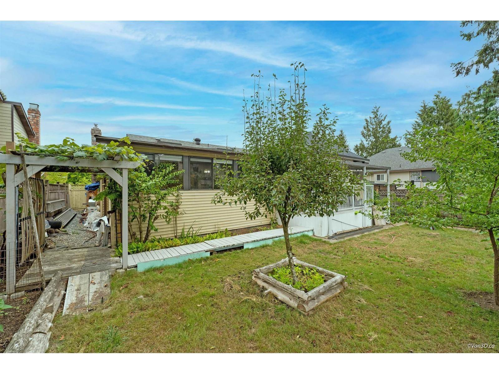 15740 99 Avenue Property Photo 25