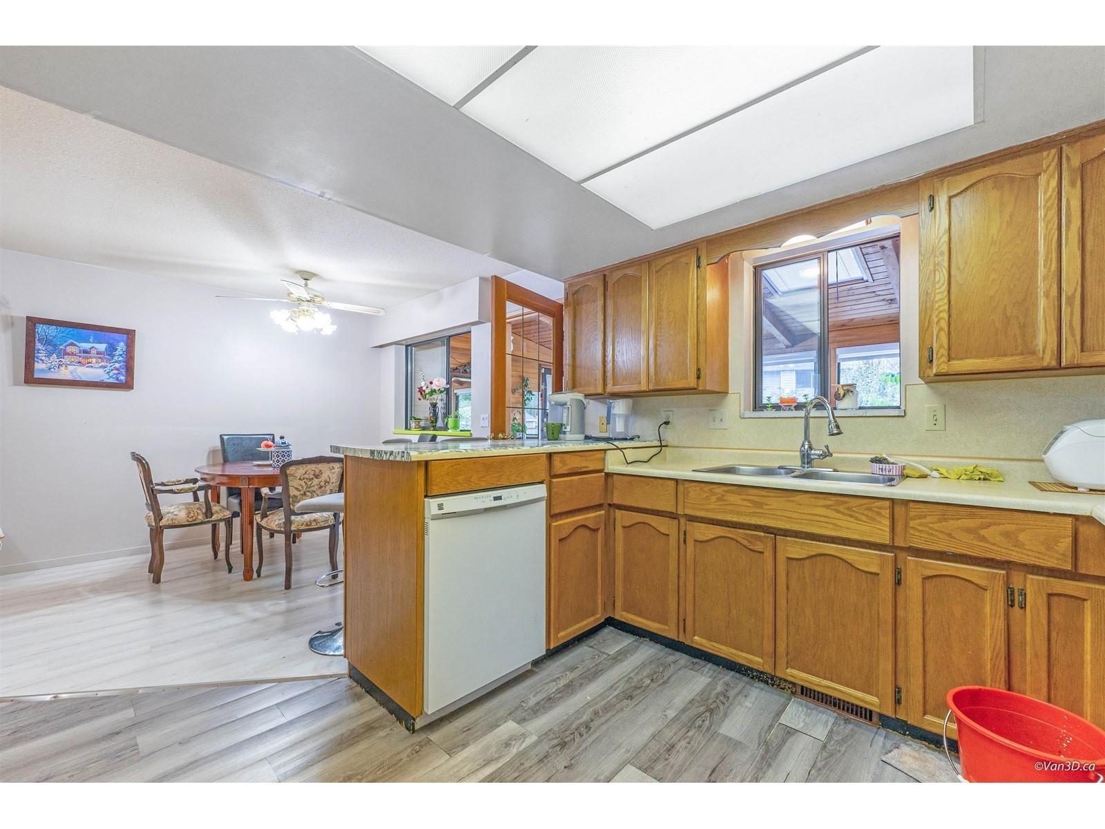 15740 99 Avenue Property Photo 26