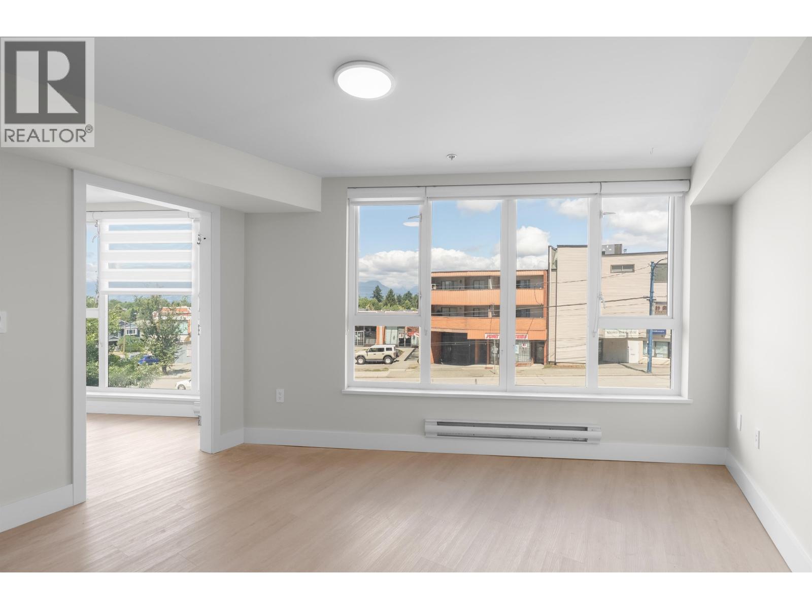 207 3050 Kingsway Property Photo 6