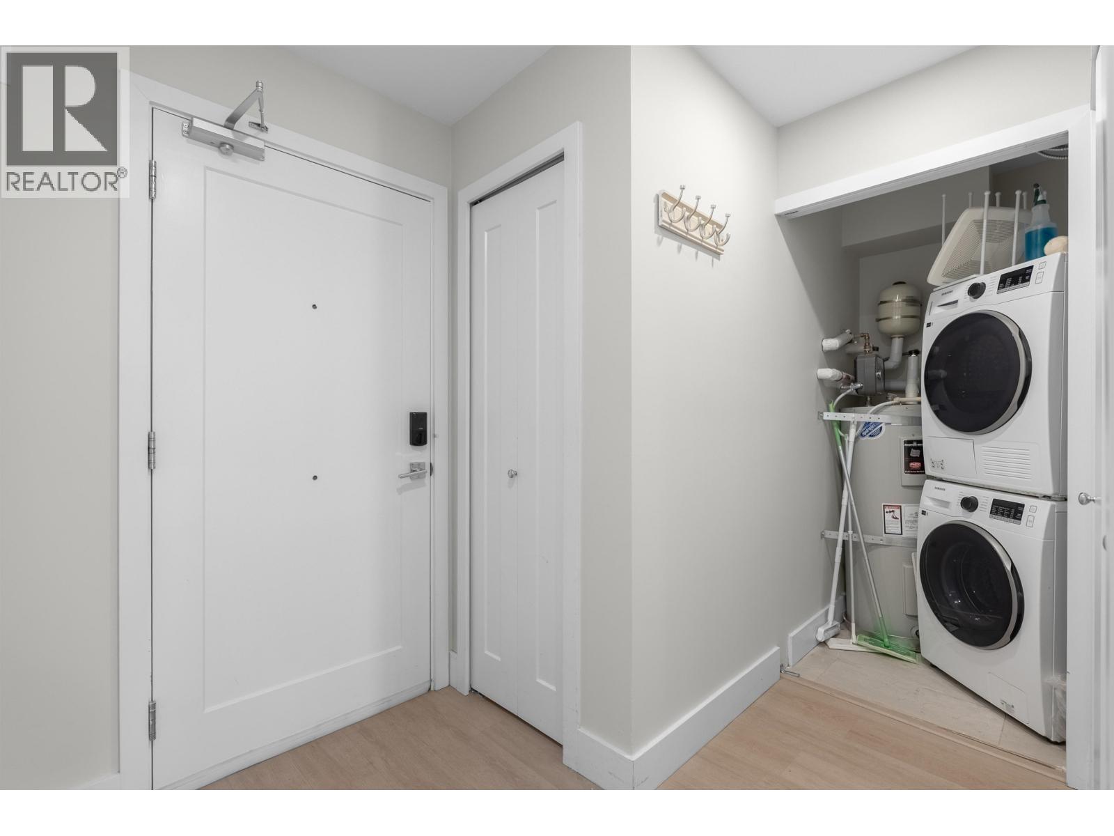 207 3050 Kingsway Property Photo 14