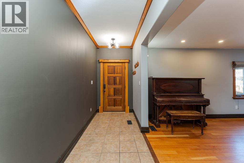 794 Winnipeg Street Property Photo 3