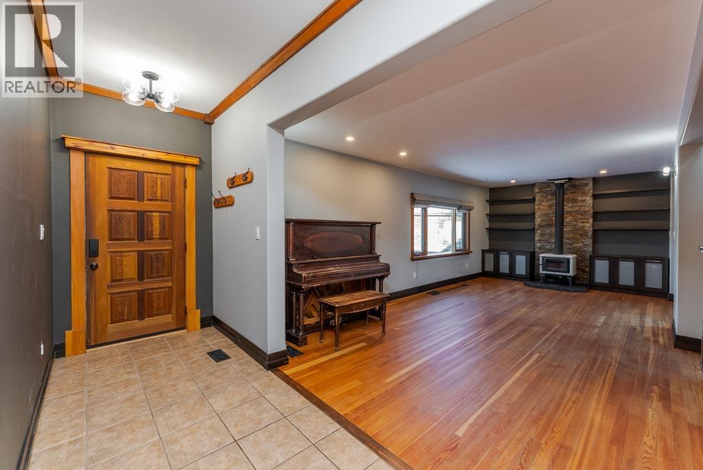 794 Winnipeg Street Property Photo 4