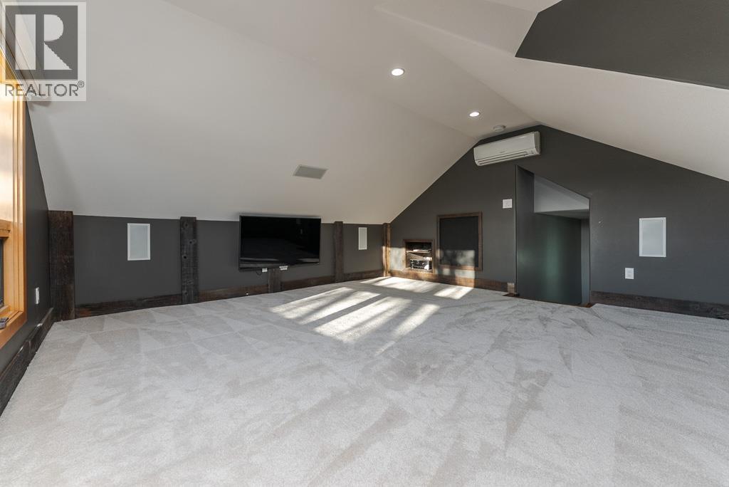 794 Winnipeg Street Property Photo 25