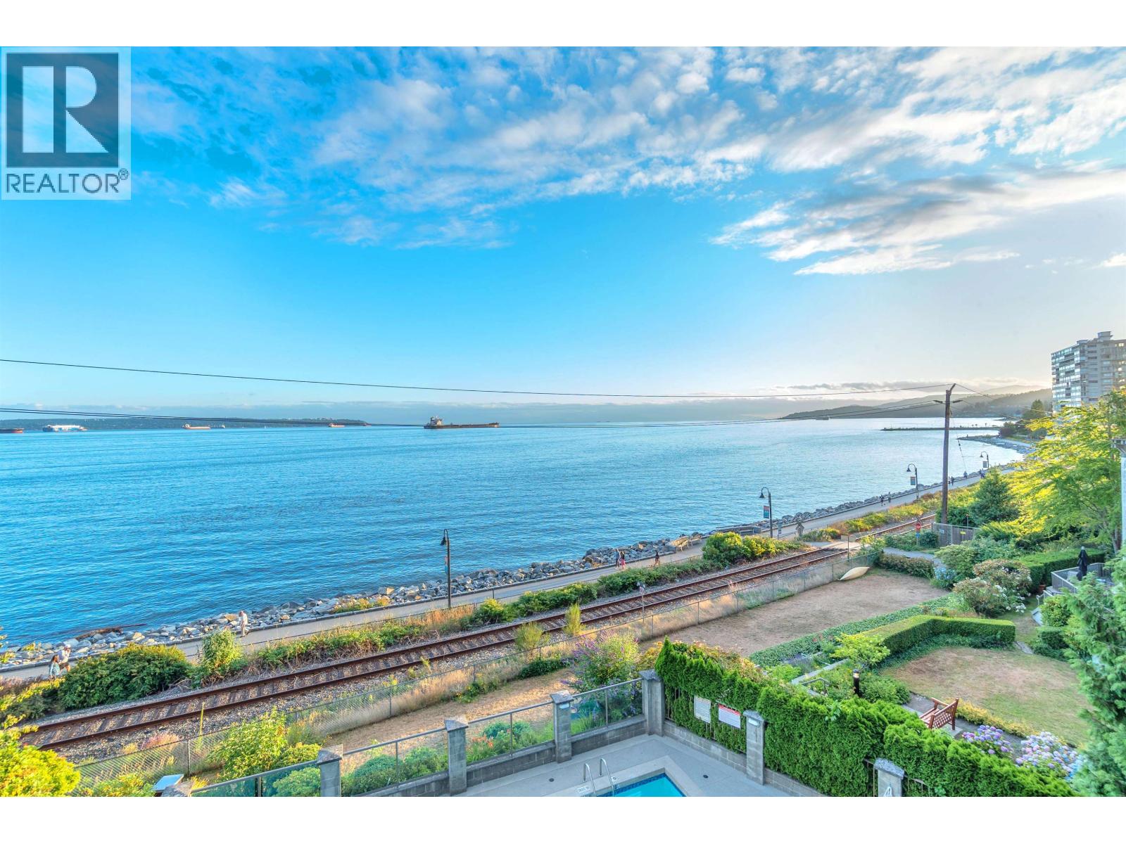 103 2280 Bellevue Avenue Property Photo 1