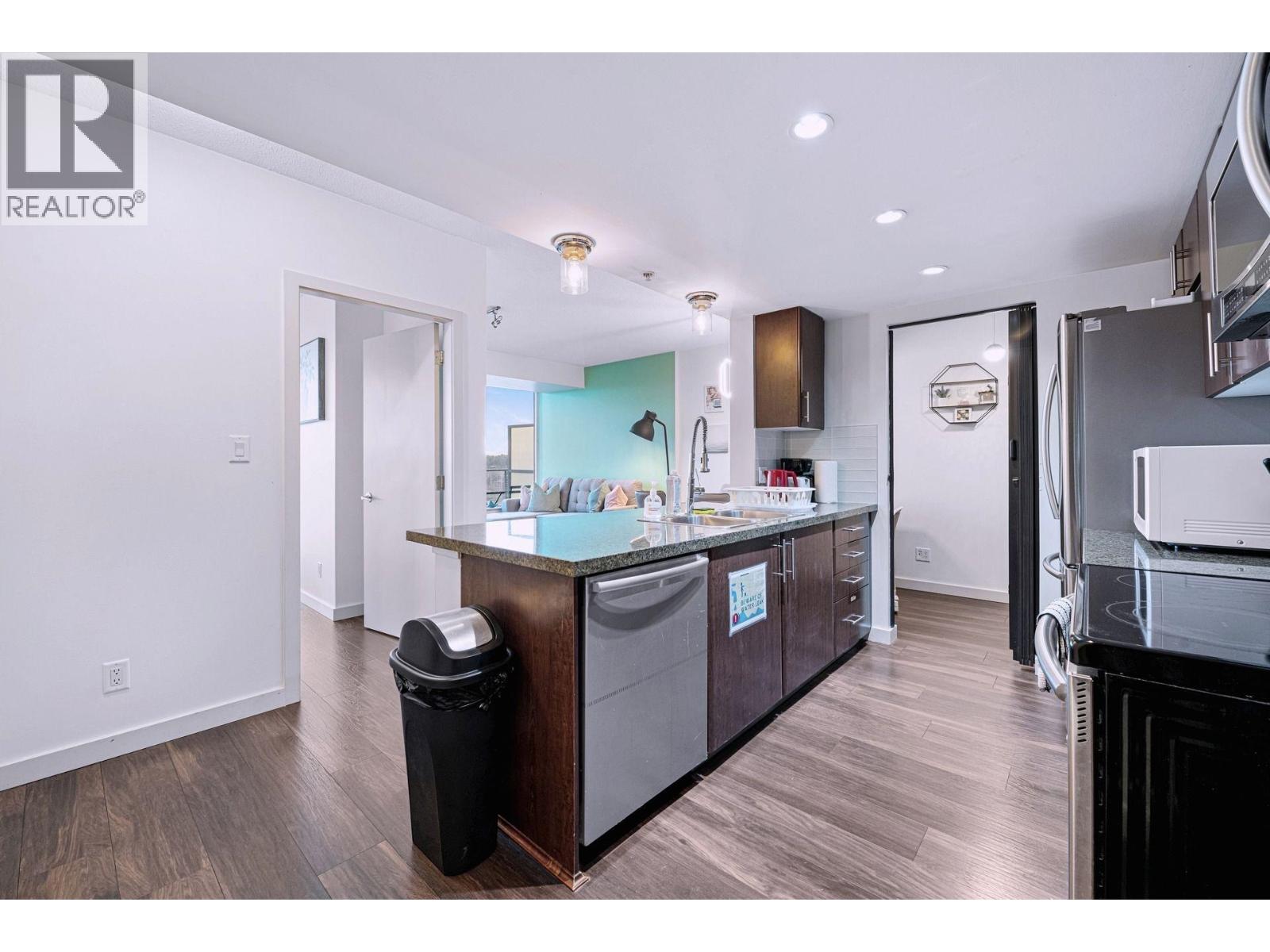 2209 58 Keefer Place Property Photo 12