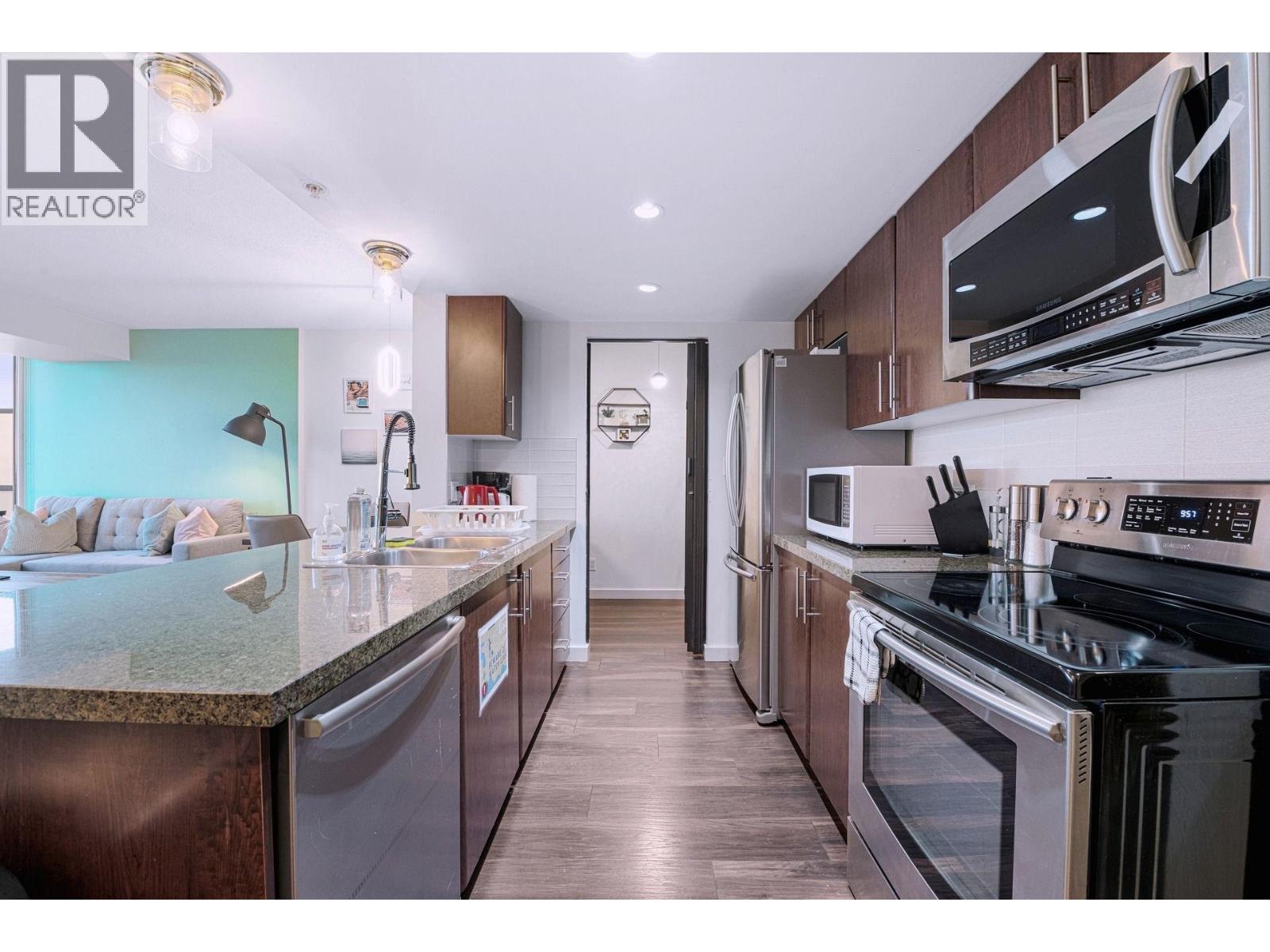 2209 58 Keefer Place Property Photo 13