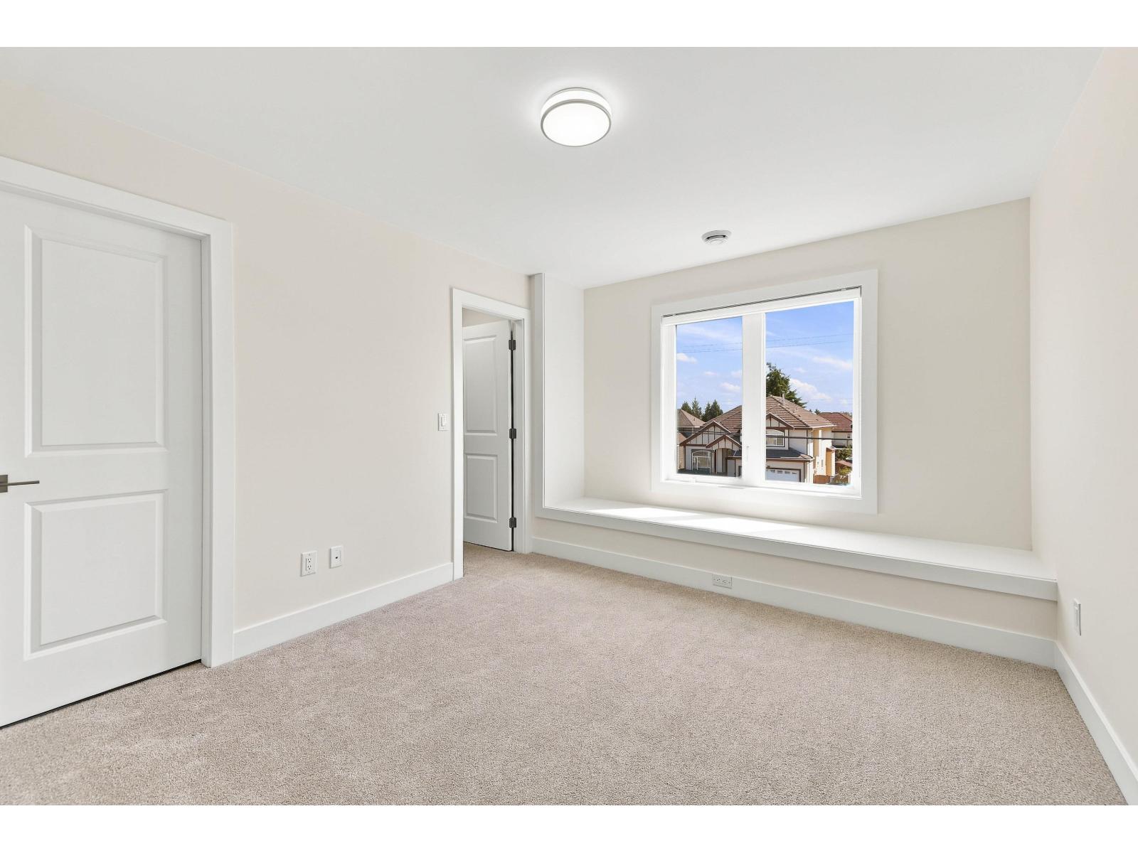15671 82 Avenue Property Photo 12