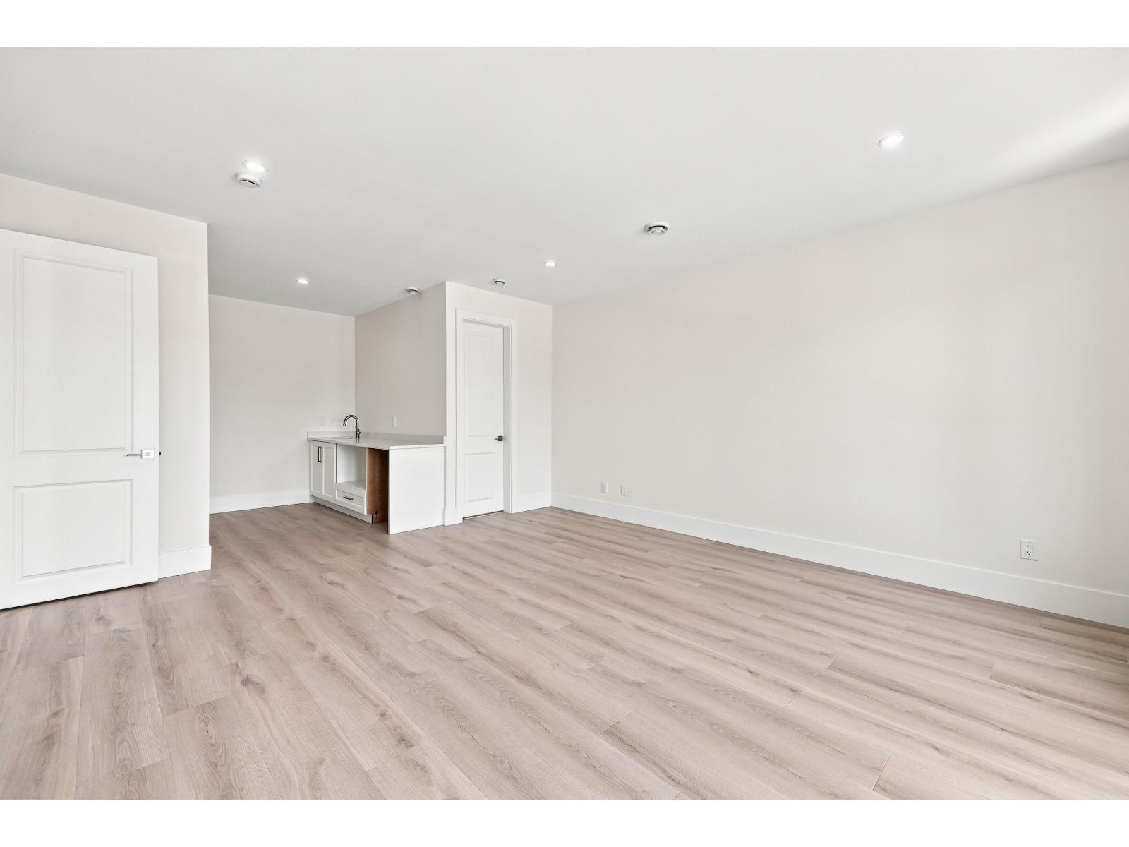 15671 82 Avenue Property Photo 26