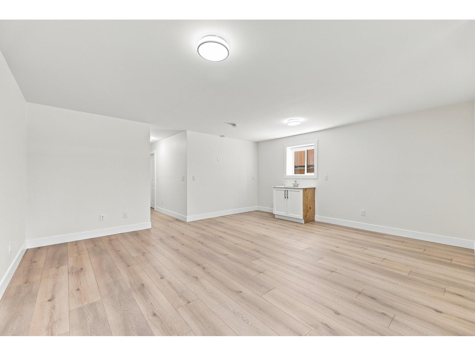 15671 82 Avenue Property Photo 27