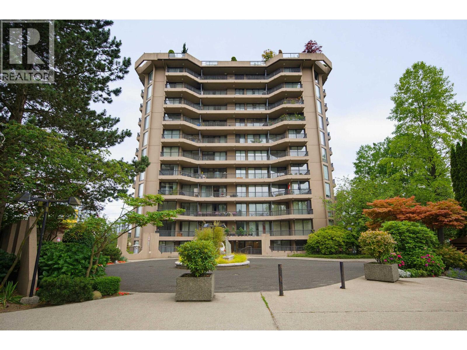 604 3740 ALBERT STREET Property Photo 1