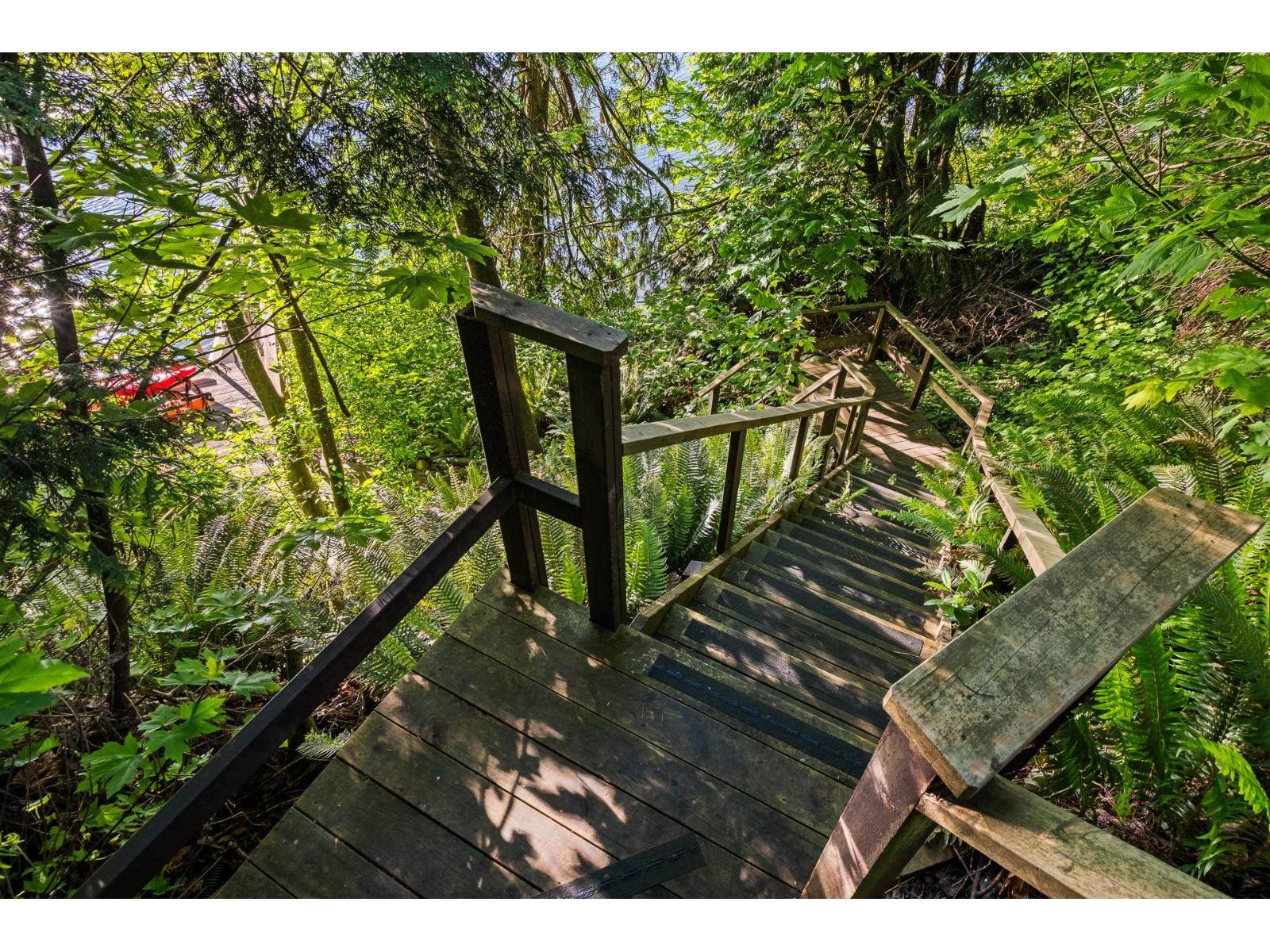 13419 Crescent Road Property Photo 2
