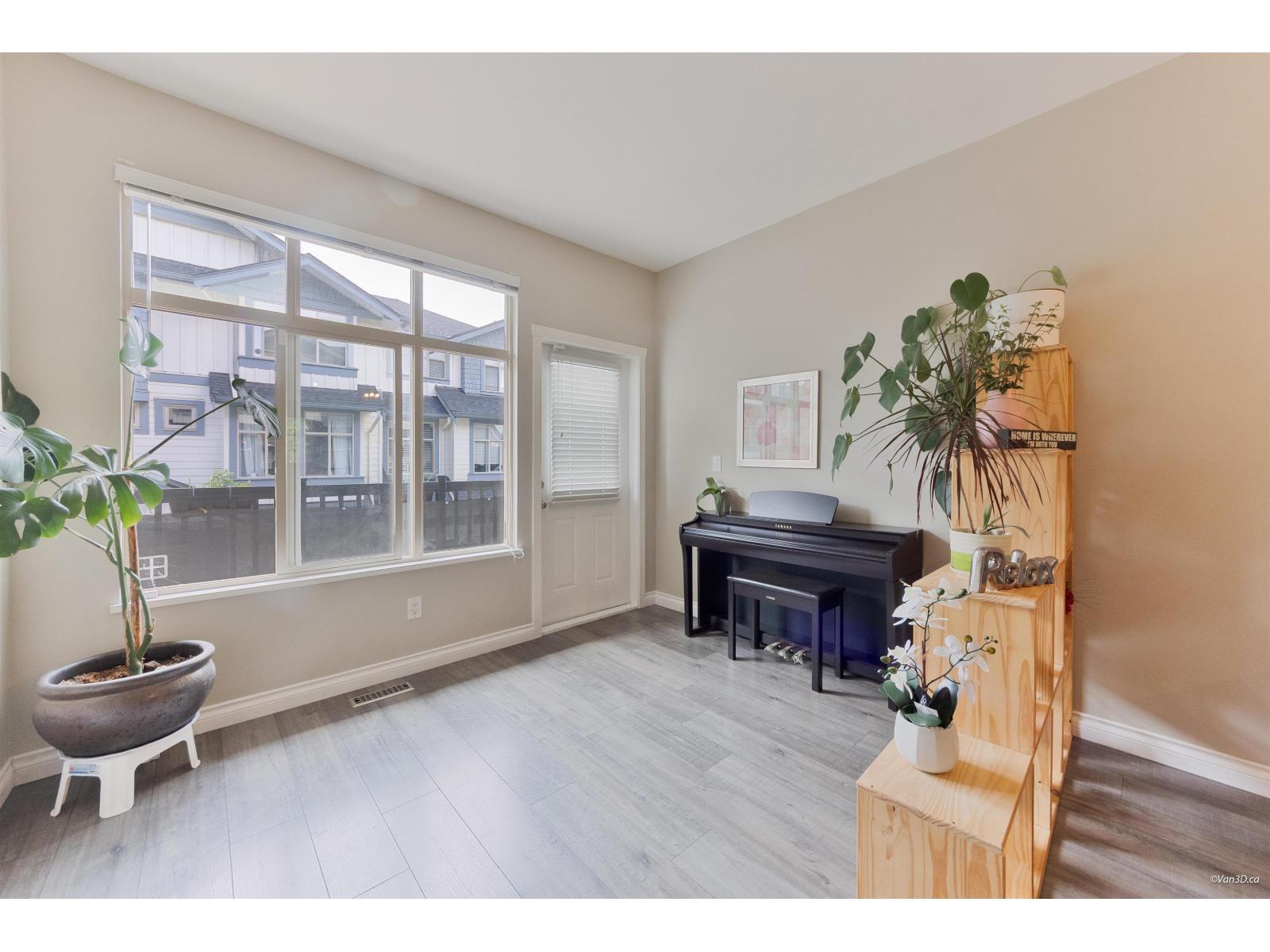 38 21661 88 Avenue Property Photo 15