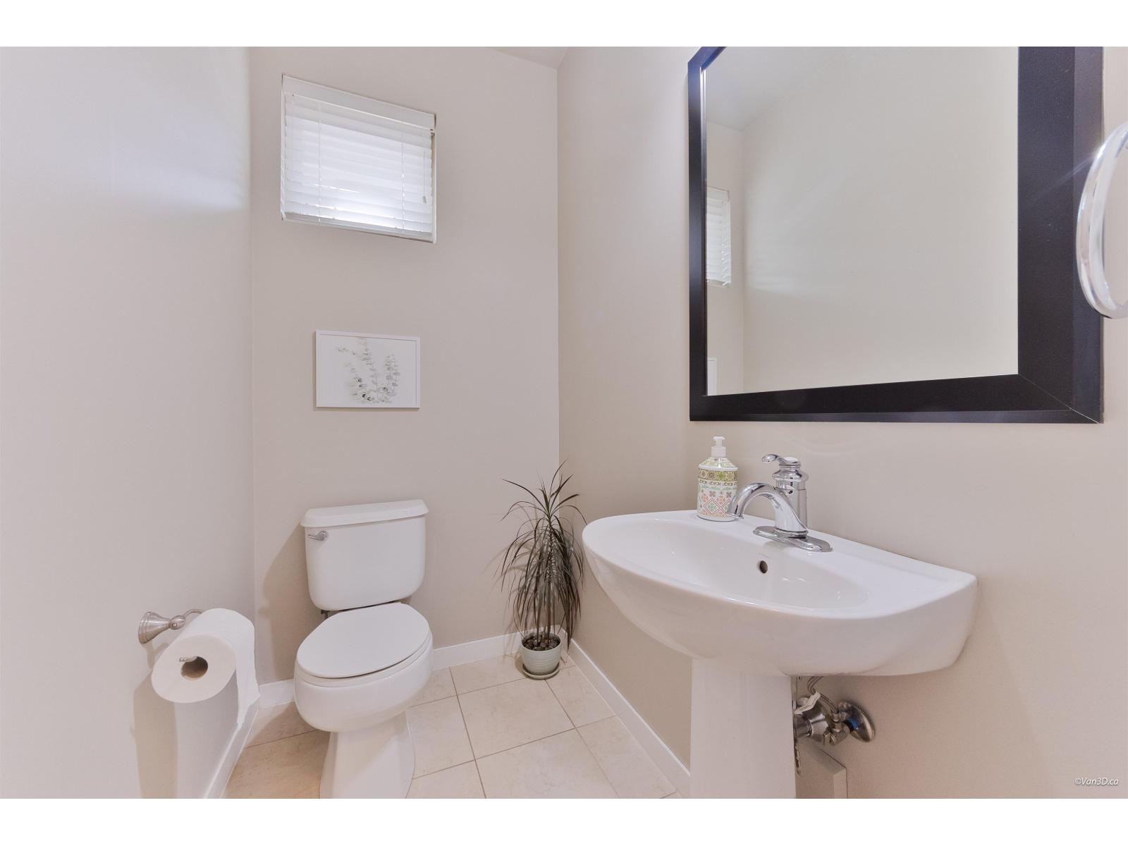 38 21661 88 Avenue Property Photo 16