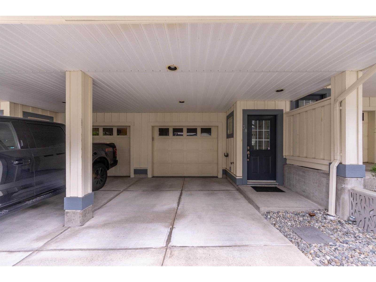 38 21661 88 Avenue Property Photo 33