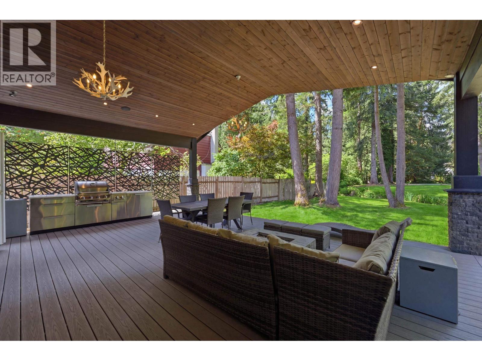 23257 Dogwood Avenue Property Photo 4