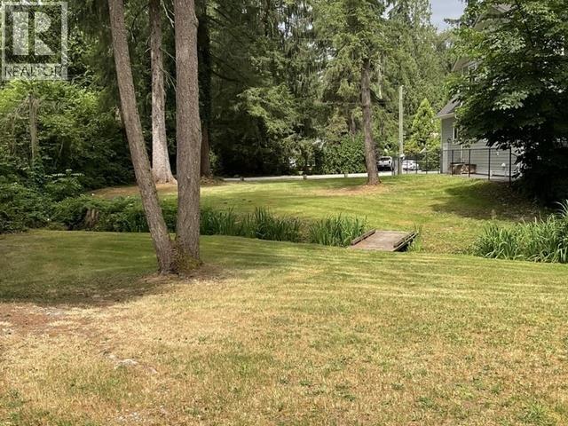 23257 Dogwood Avenue Property Photo 6