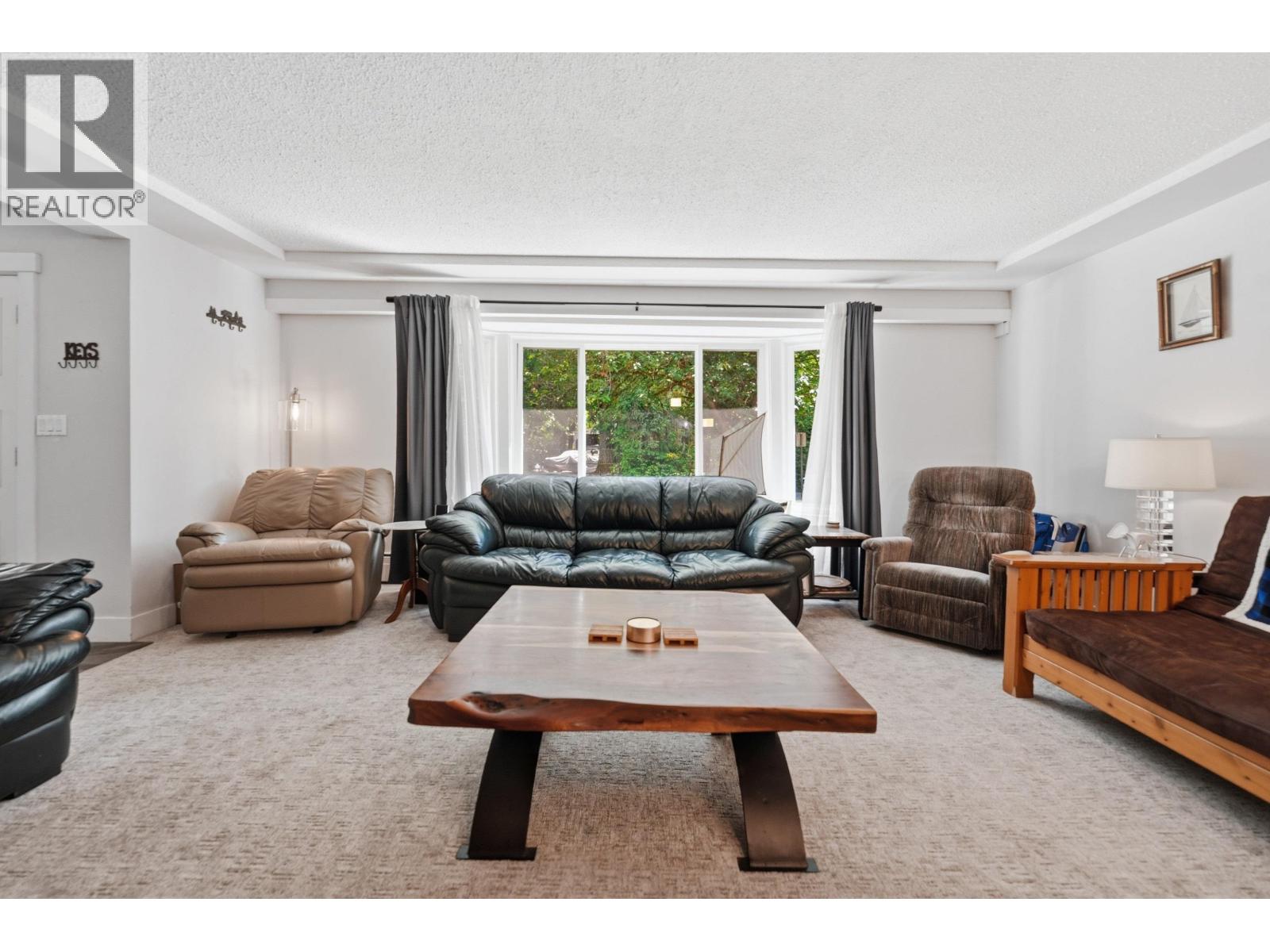 23257 Dogwood Avenue Property Photo 23
