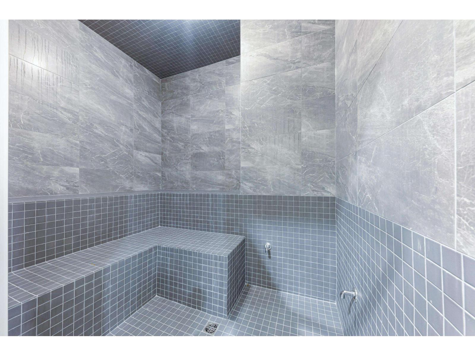 702 1588 Johnston Road Property Photo 35