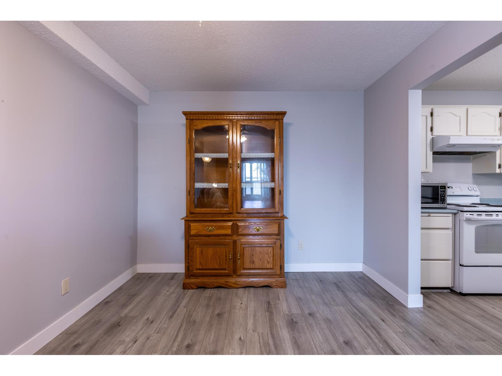 211 31850 Union Avenue Property Photo 7