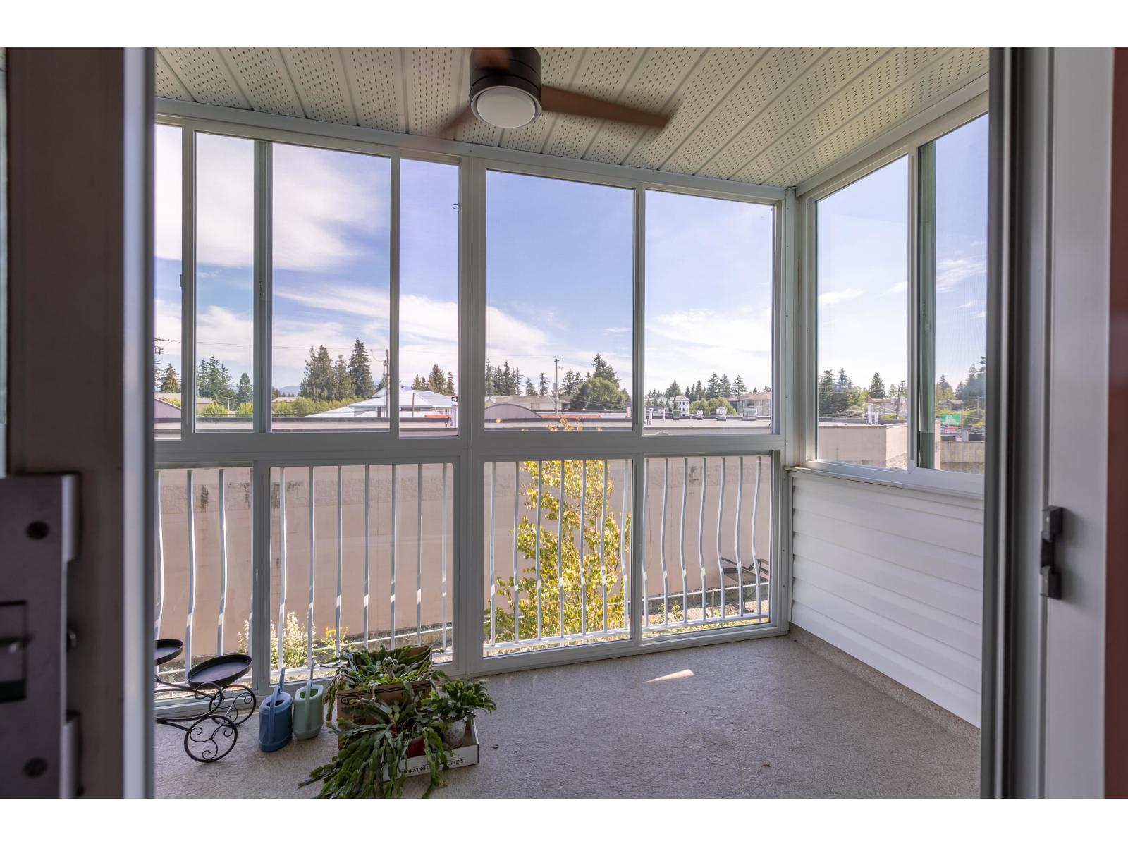 211 31850 Union Avenue Property Photo 14