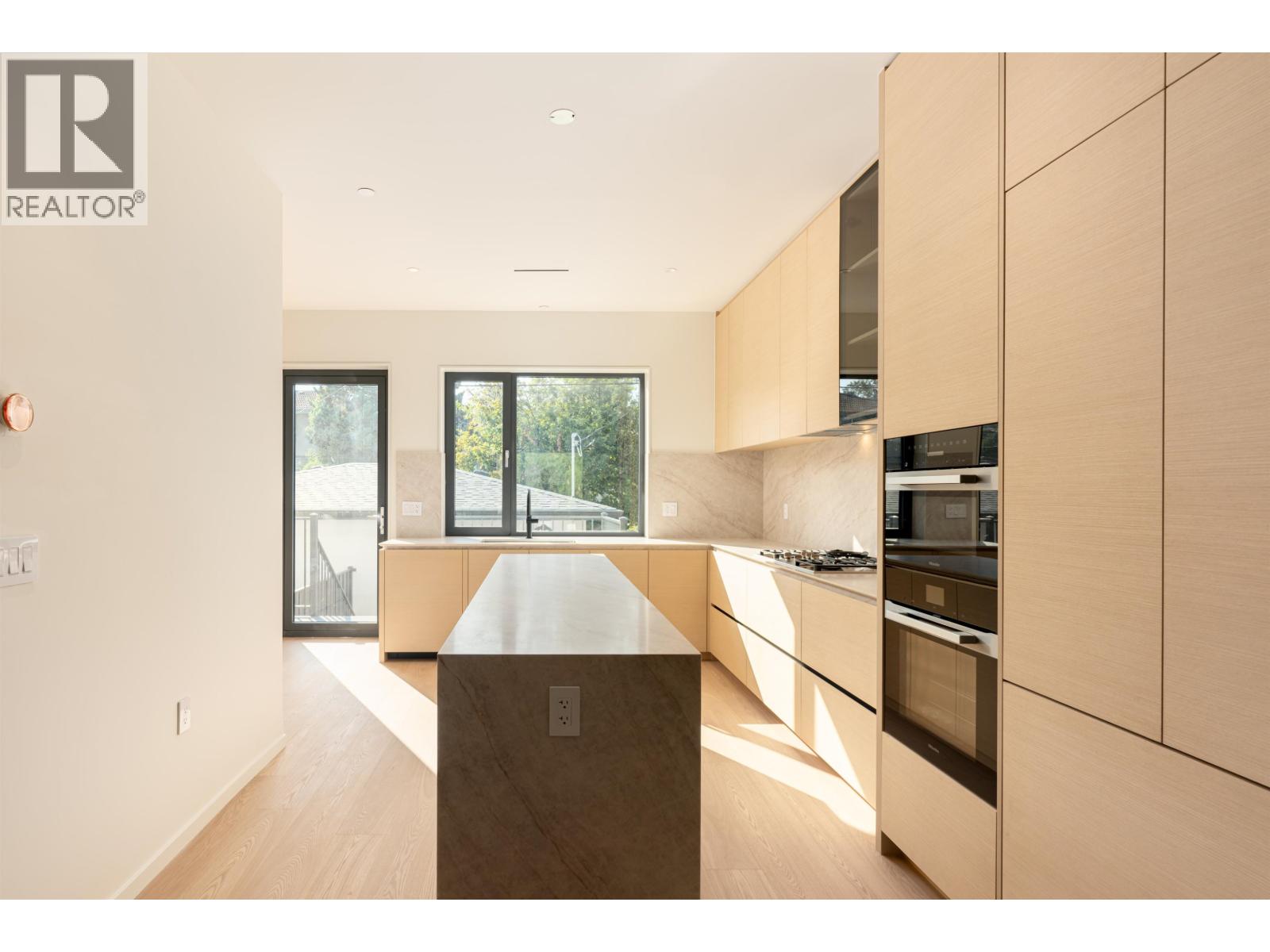 4475 Wallace Street Property Photo 12