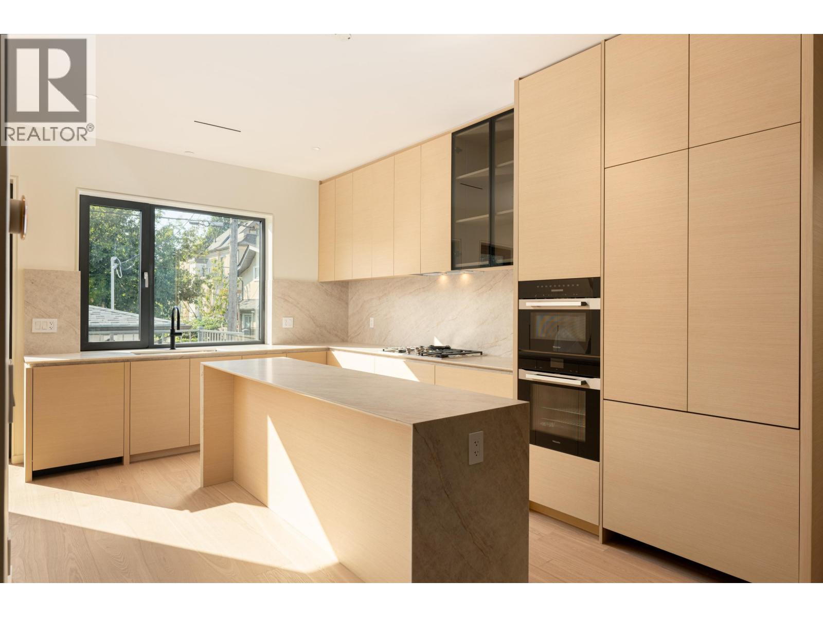 4475 Wallace Street Property Photo 13