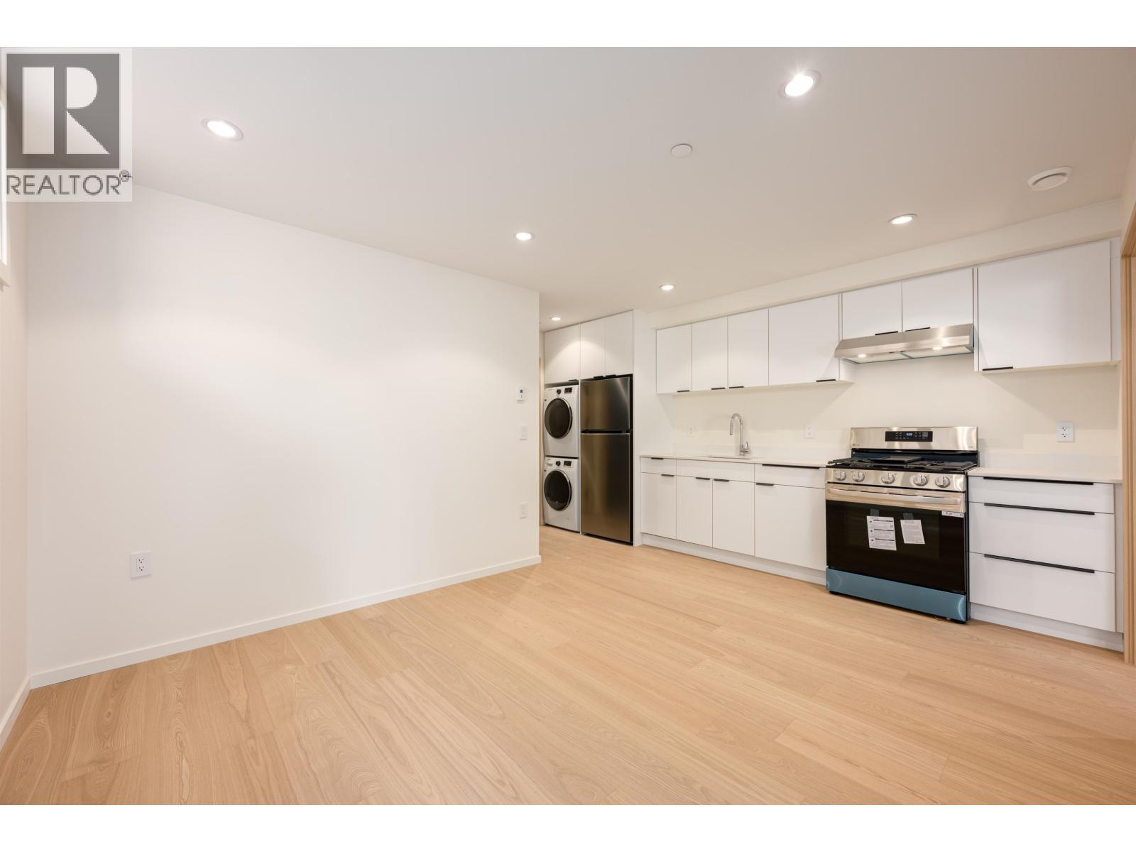 4475 Wallace Street Property Photo 28