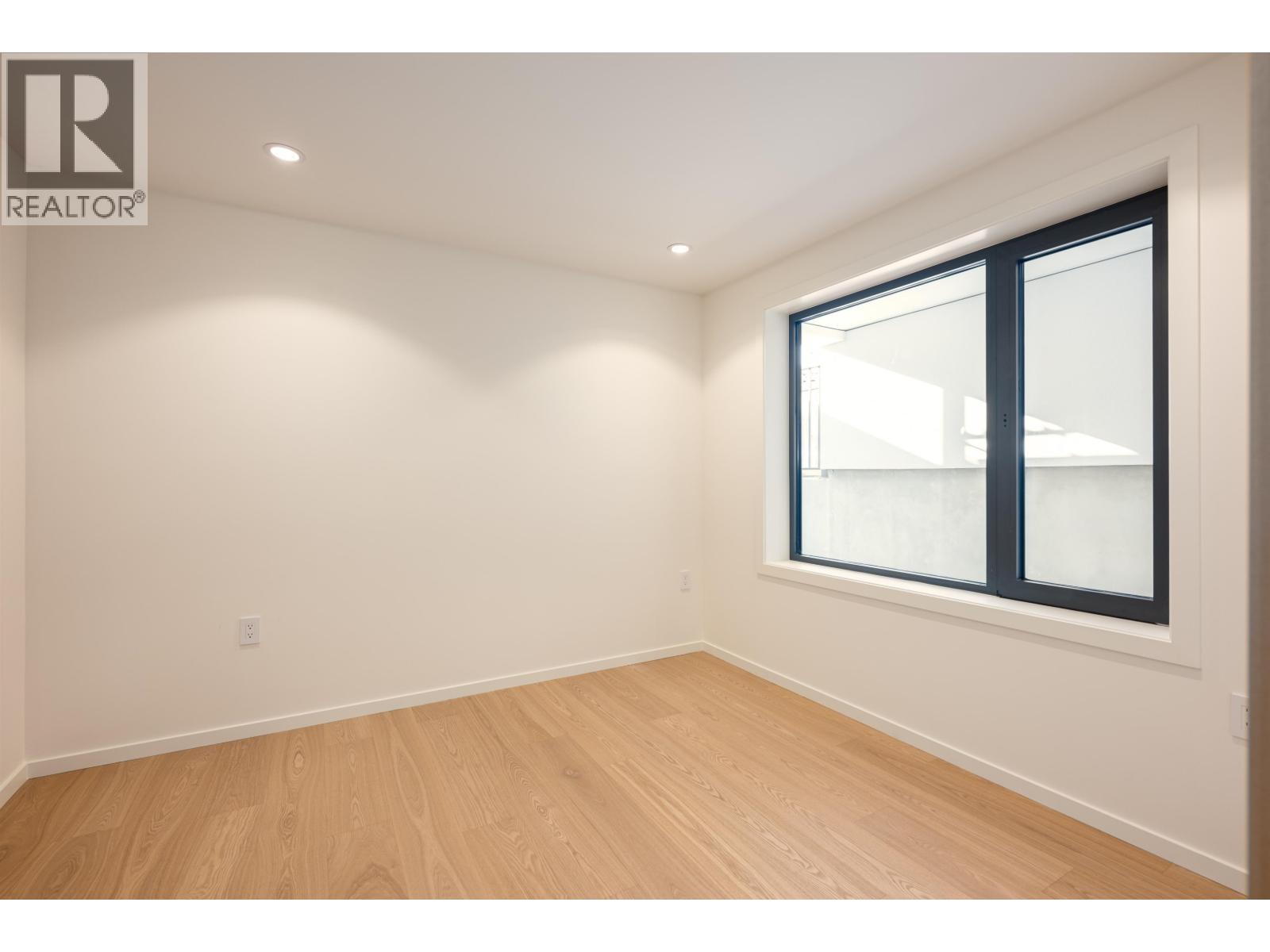 4475 Wallace Street Property Photo 32