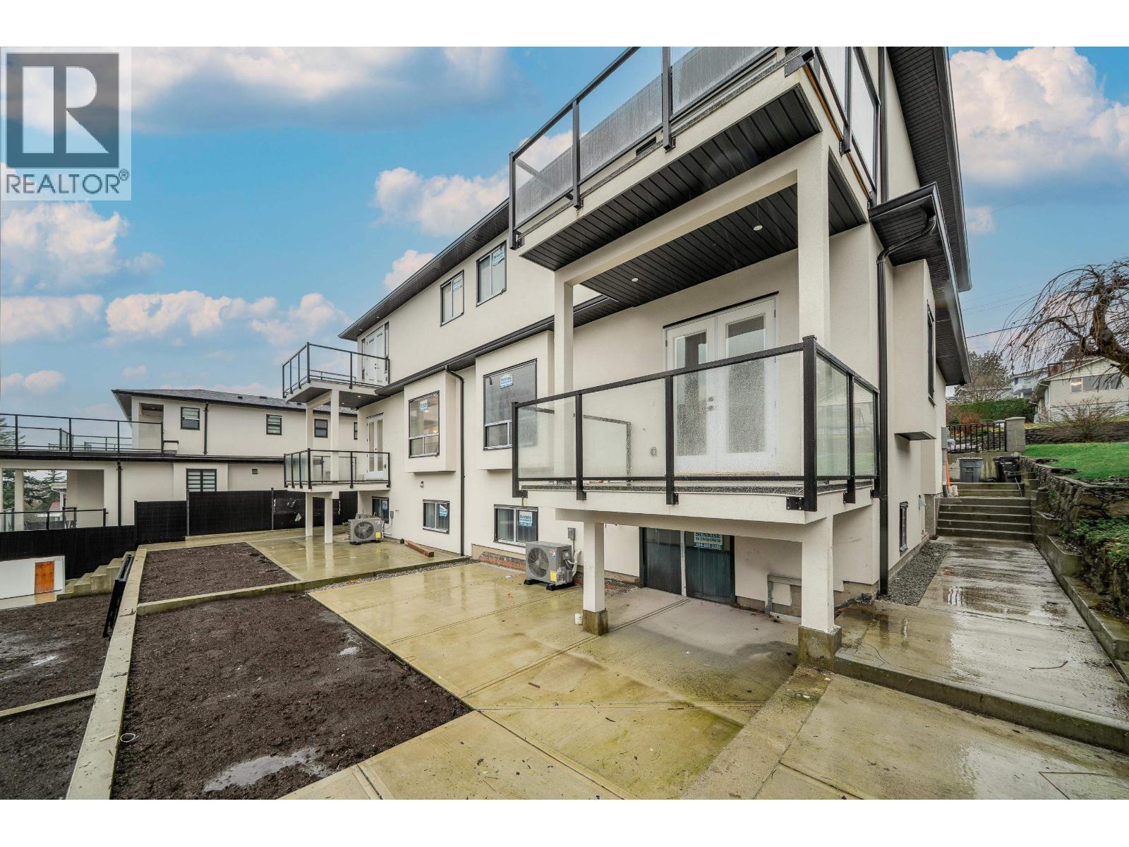 1 5091 Buxton Street Property Photo 4