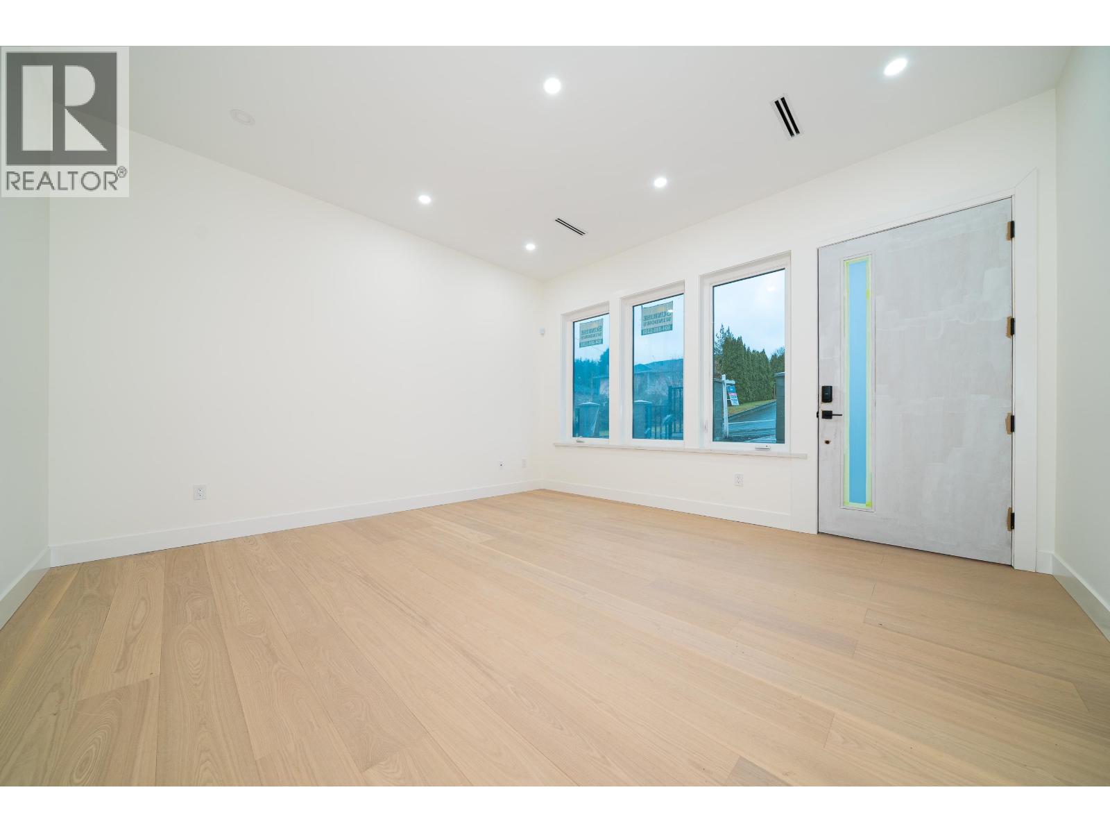 1 5091 Buxton Street Property Photo 5