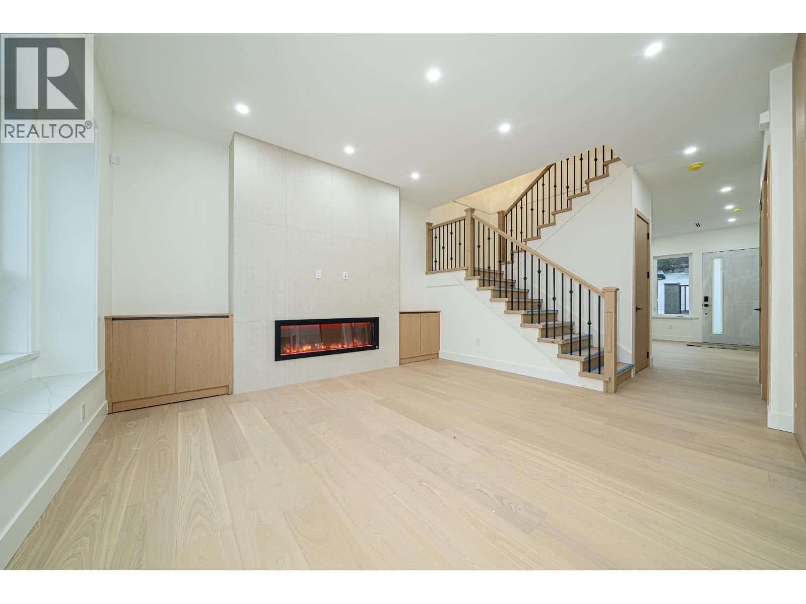 1 5091 Buxton Street Property Photo 12