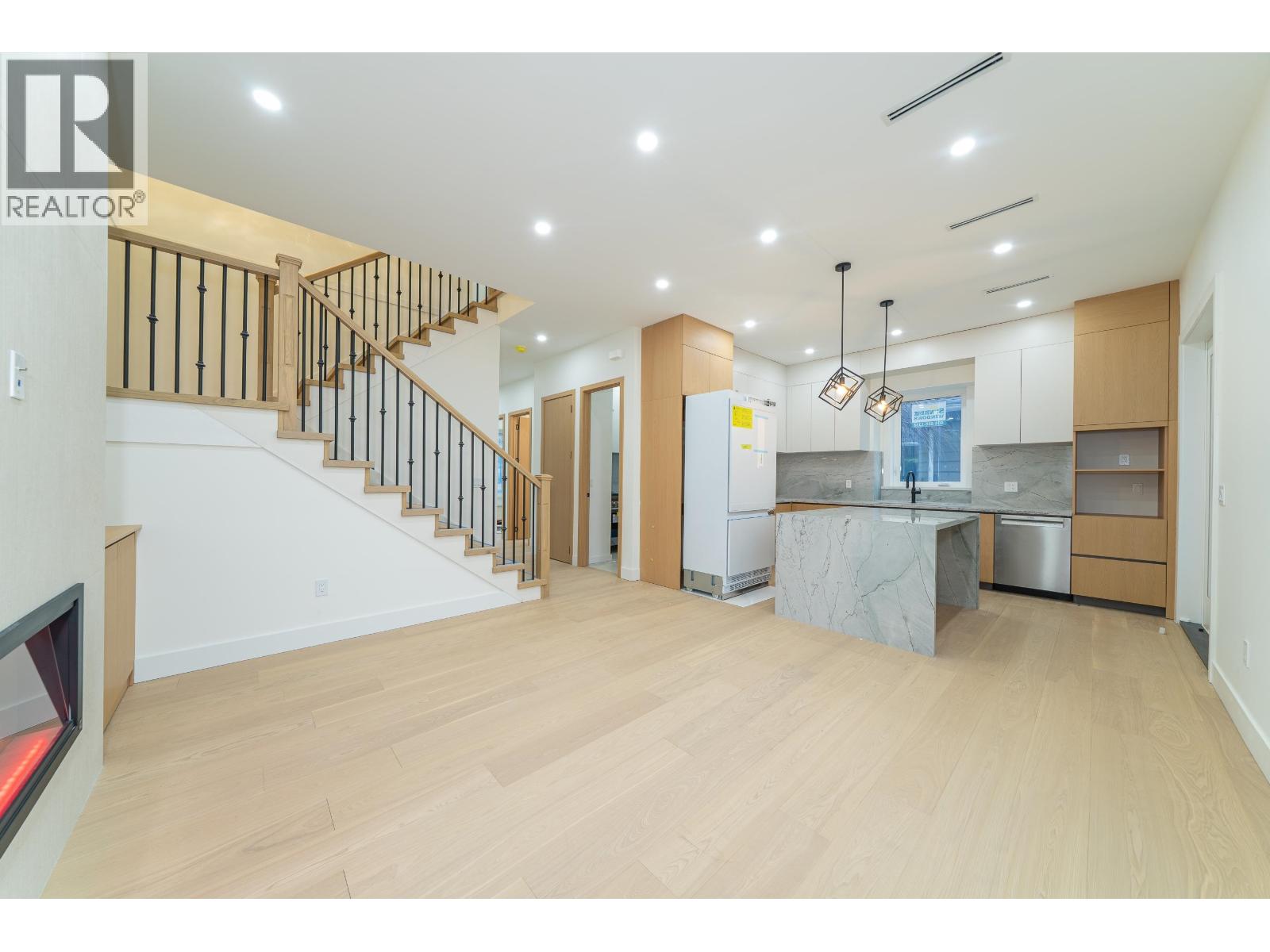 1 5091 Buxton Street Property Photo 16