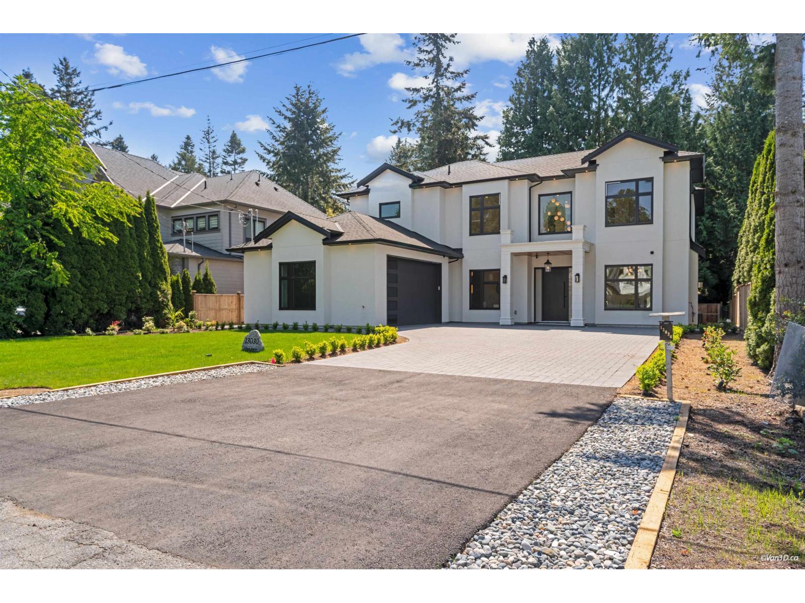 13030 15 Avenue Property Photo 1