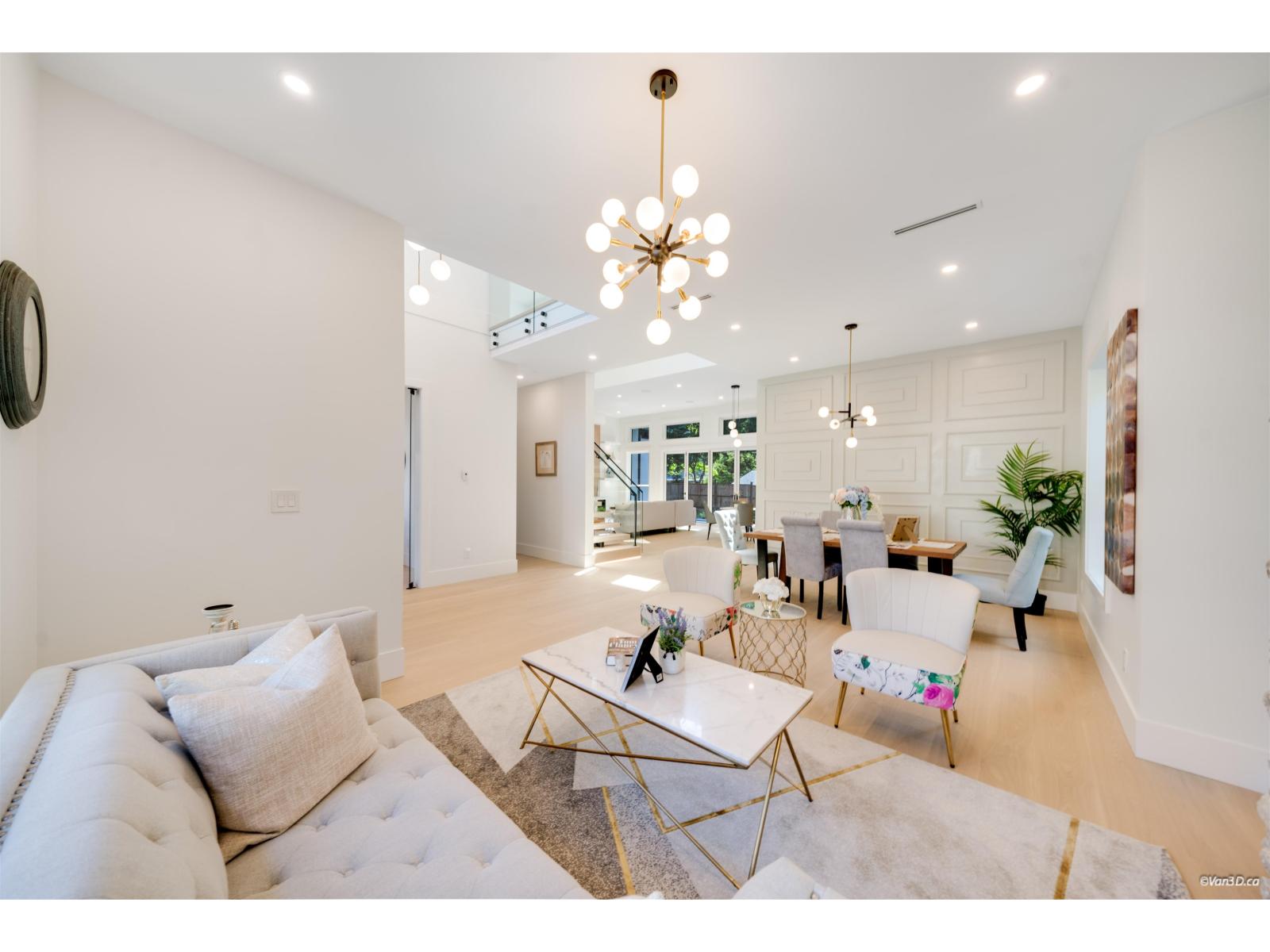 13030 15 Avenue Property Photo 4