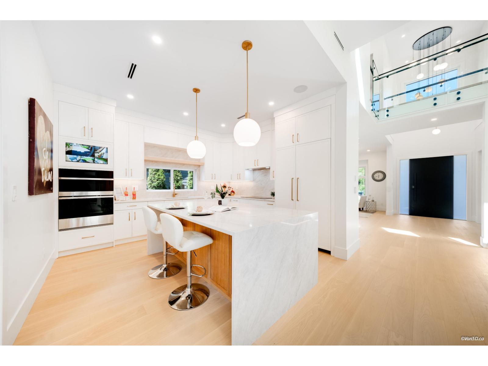 13030 15 Avenue Property Photo 8