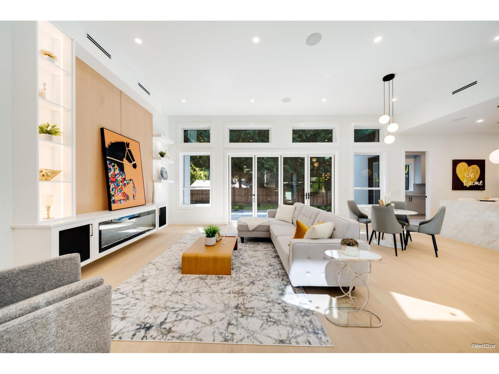 13030 15 Avenue Property Photo 13