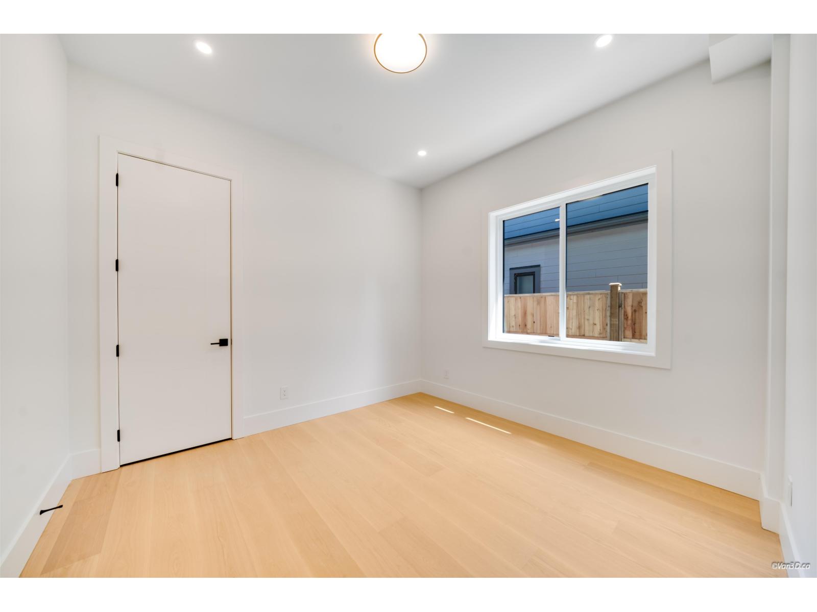13030 15 Avenue Property Photo 35
