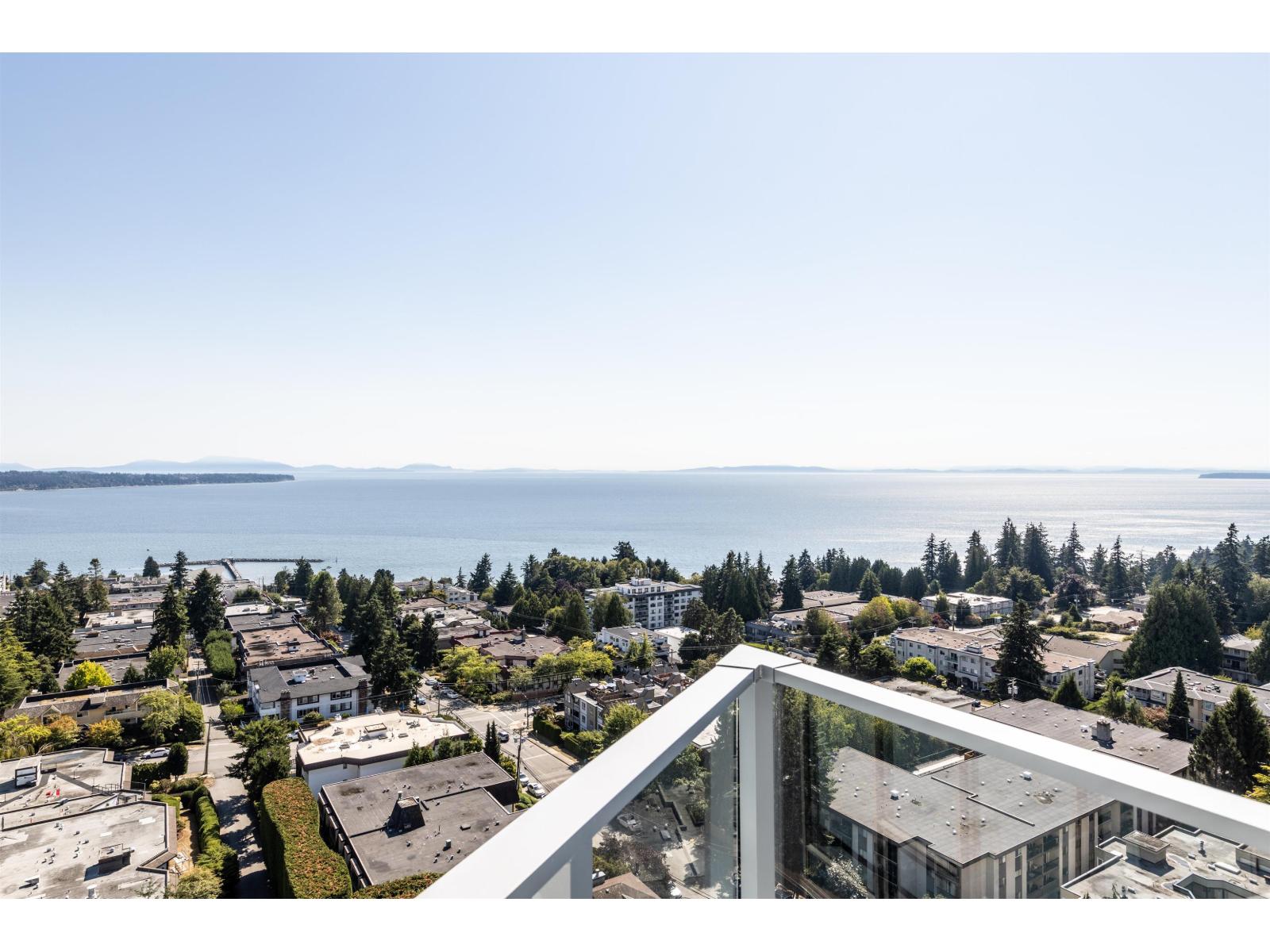 1606 1475 Foster Street Property Photo 4