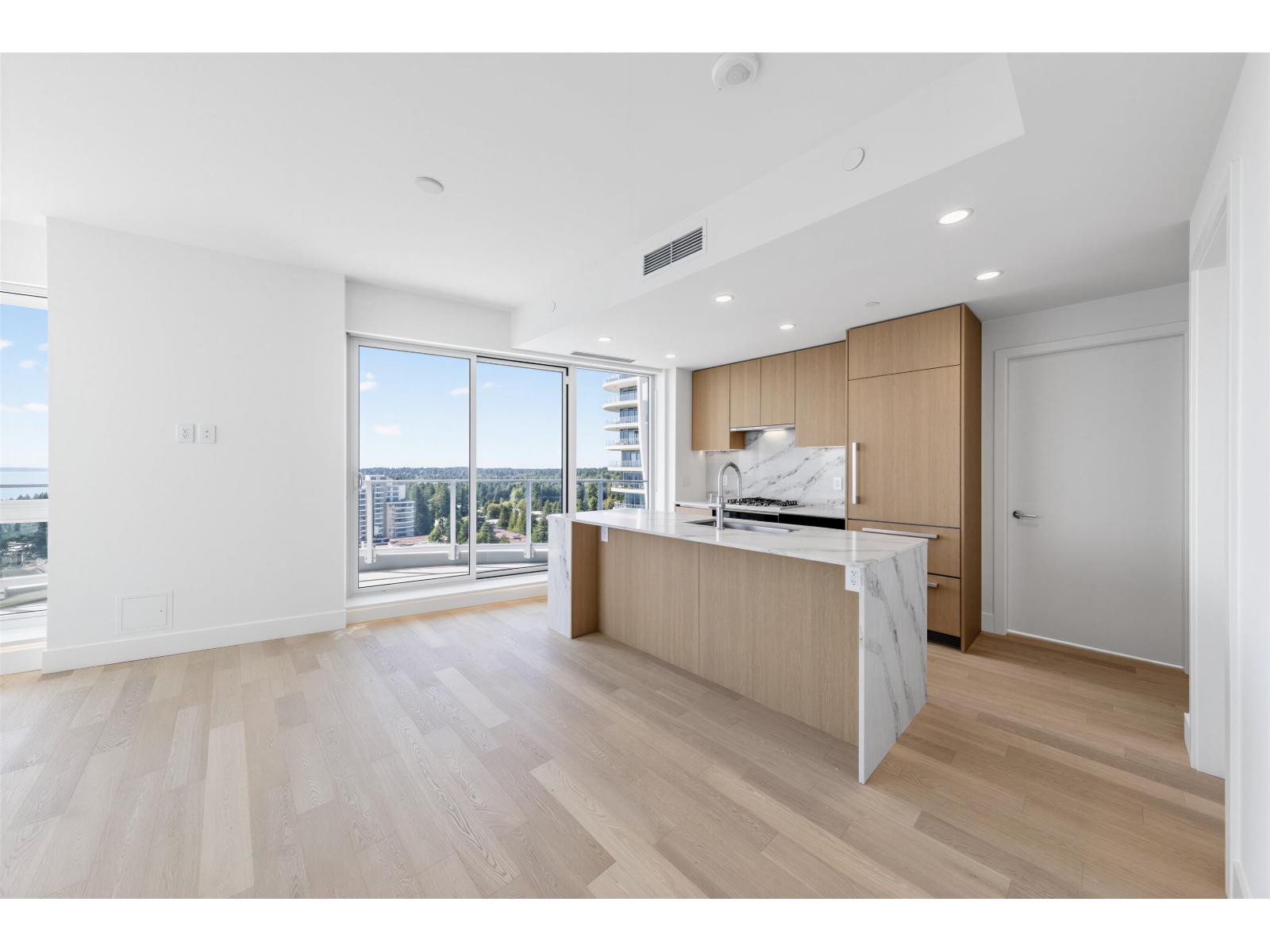 1606 1475 Foster Street Property Photo 9