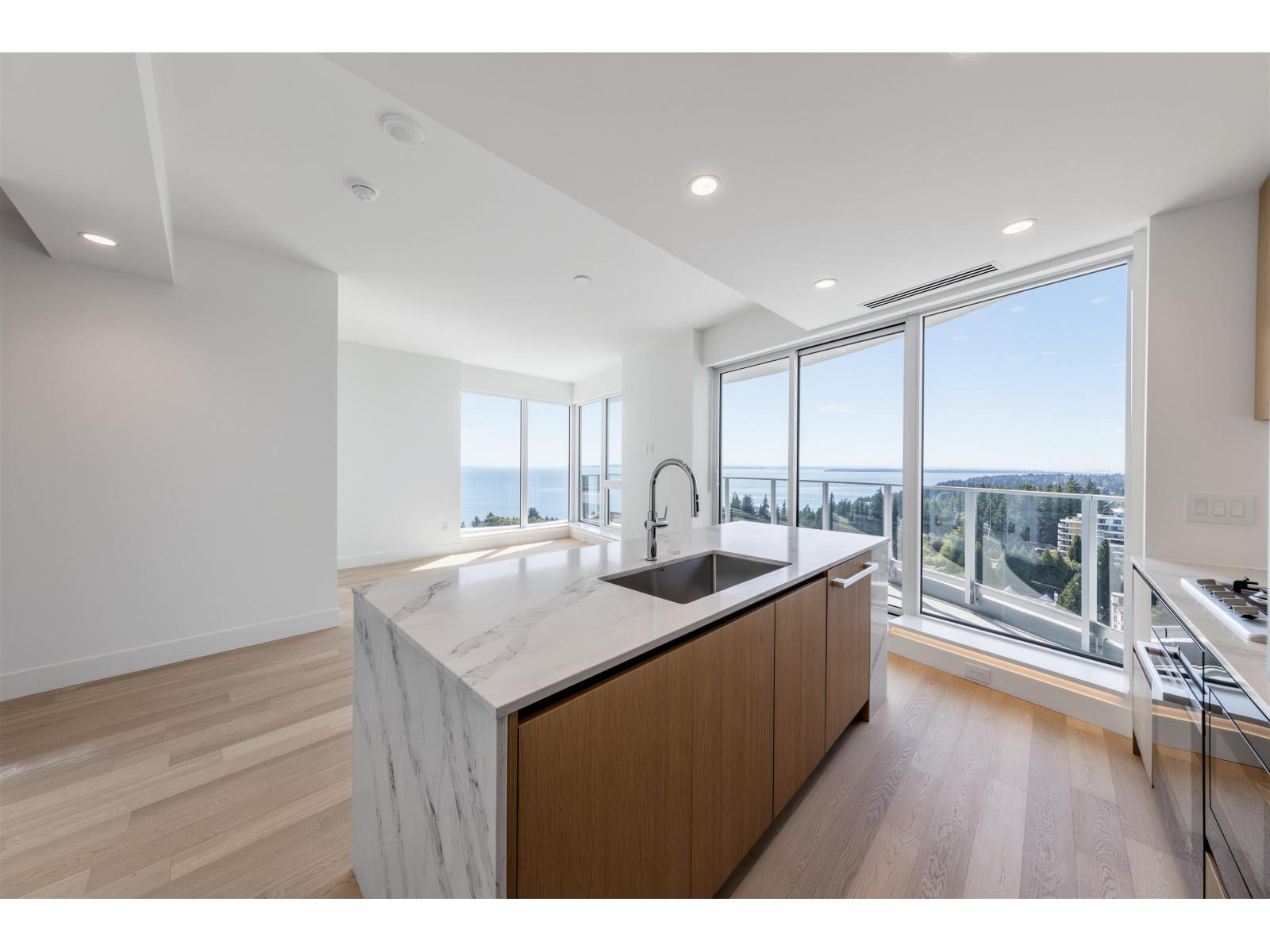 1606 1475 Foster Street Property Photo 11