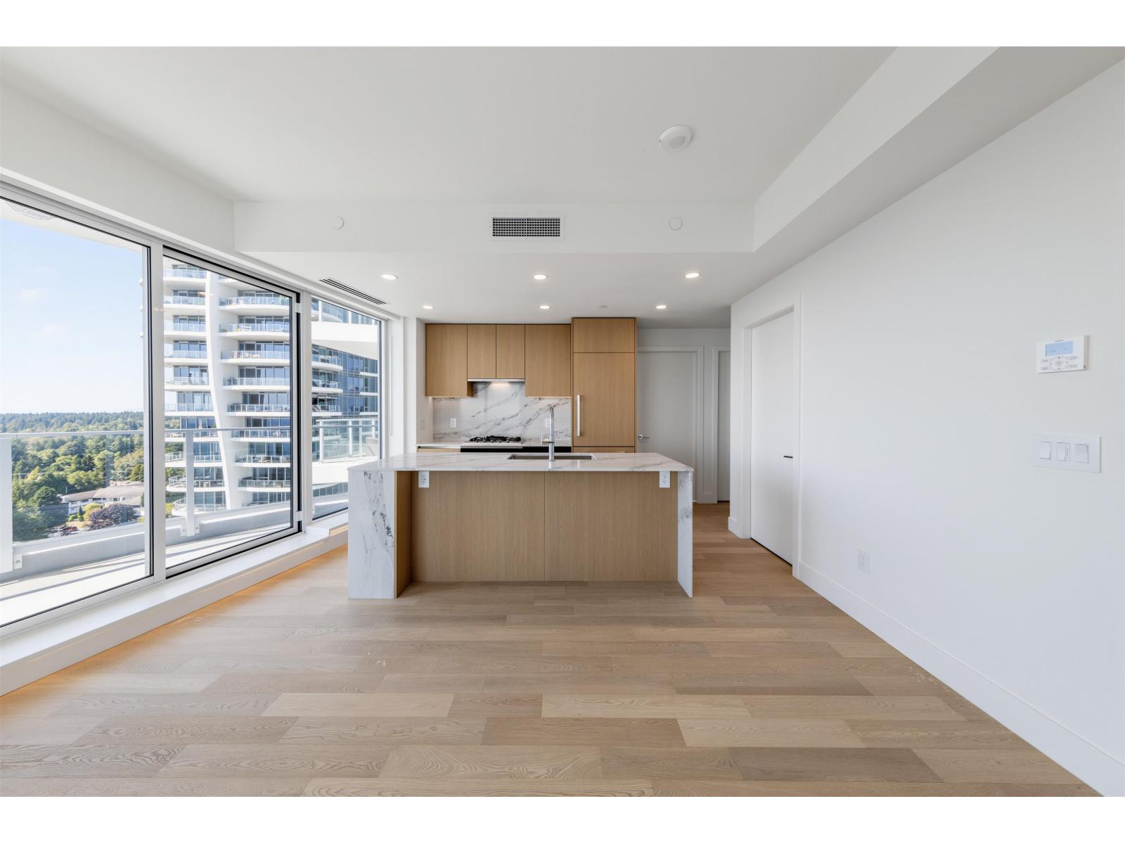 1606 1475 Foster Street Property Photo 14