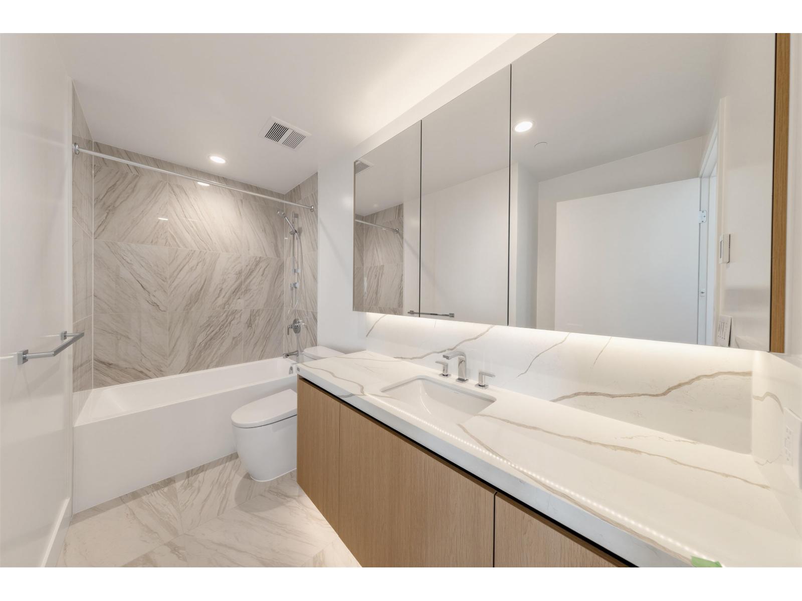 1606 1475 Foster Street Property Photo 17