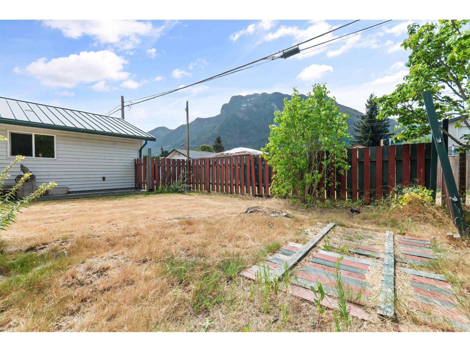 578 Thacker Avenue Property Photo 32